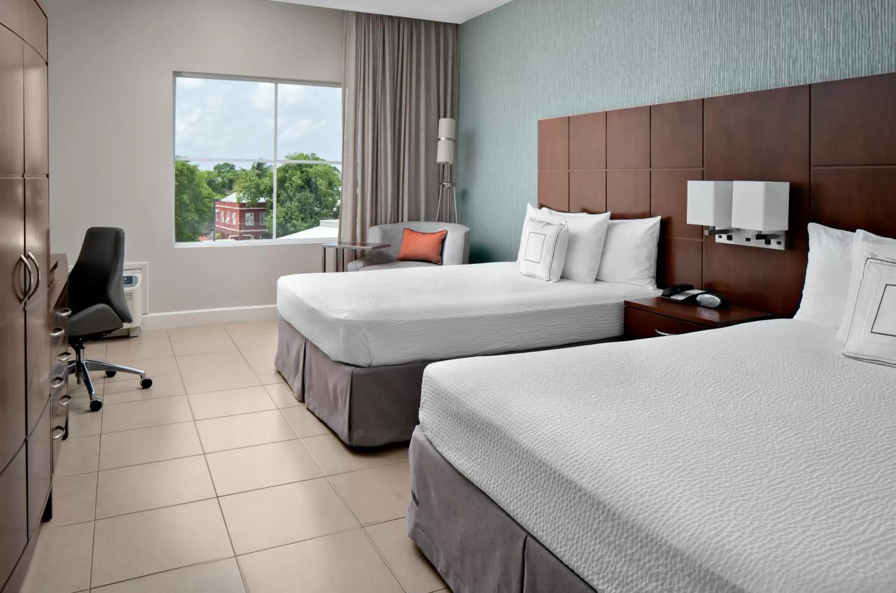 Photo of the whole room, Bed in Courtyard by Marriott Bridgetown, Barbados