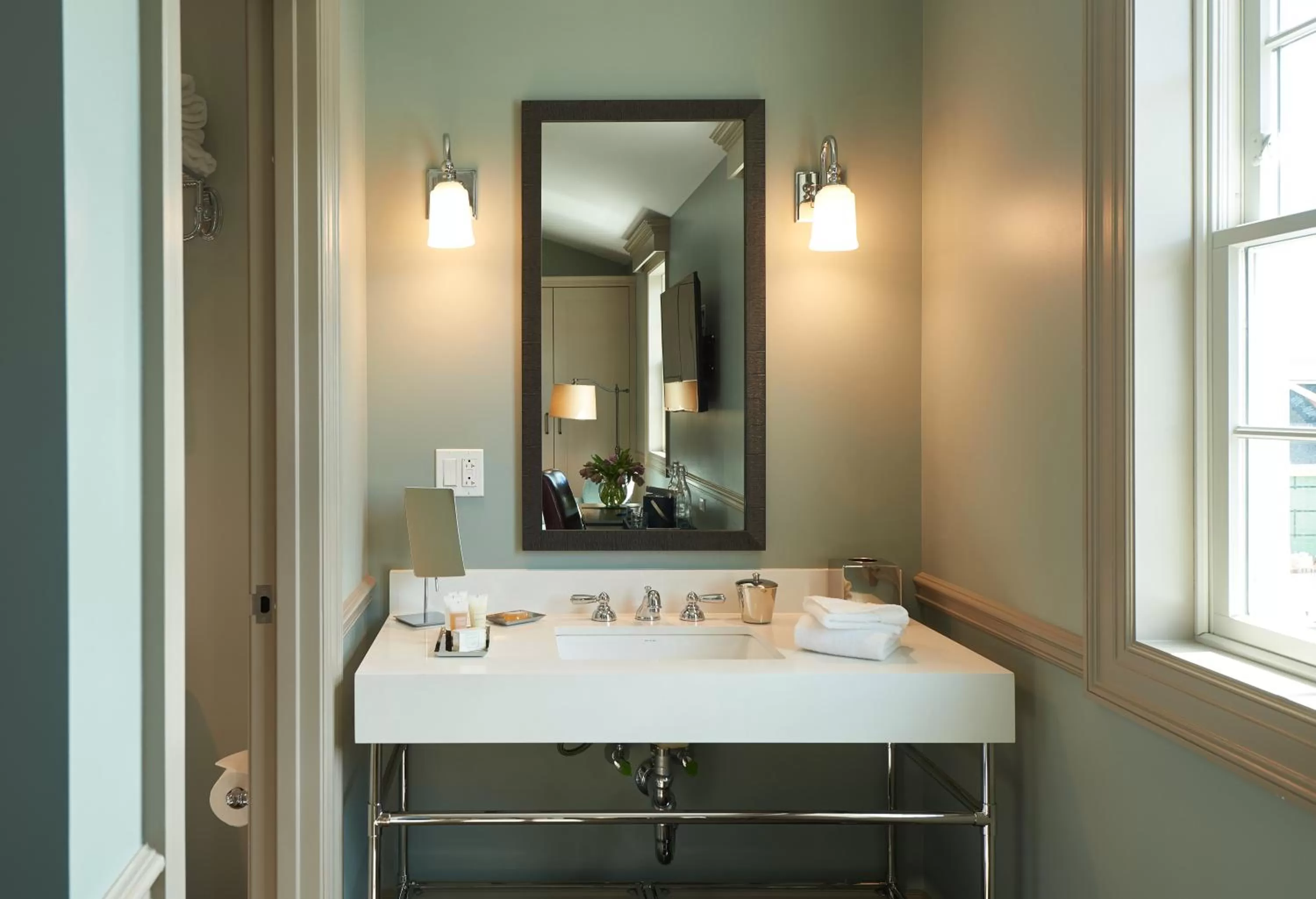 Bathroom in The Groton Inn