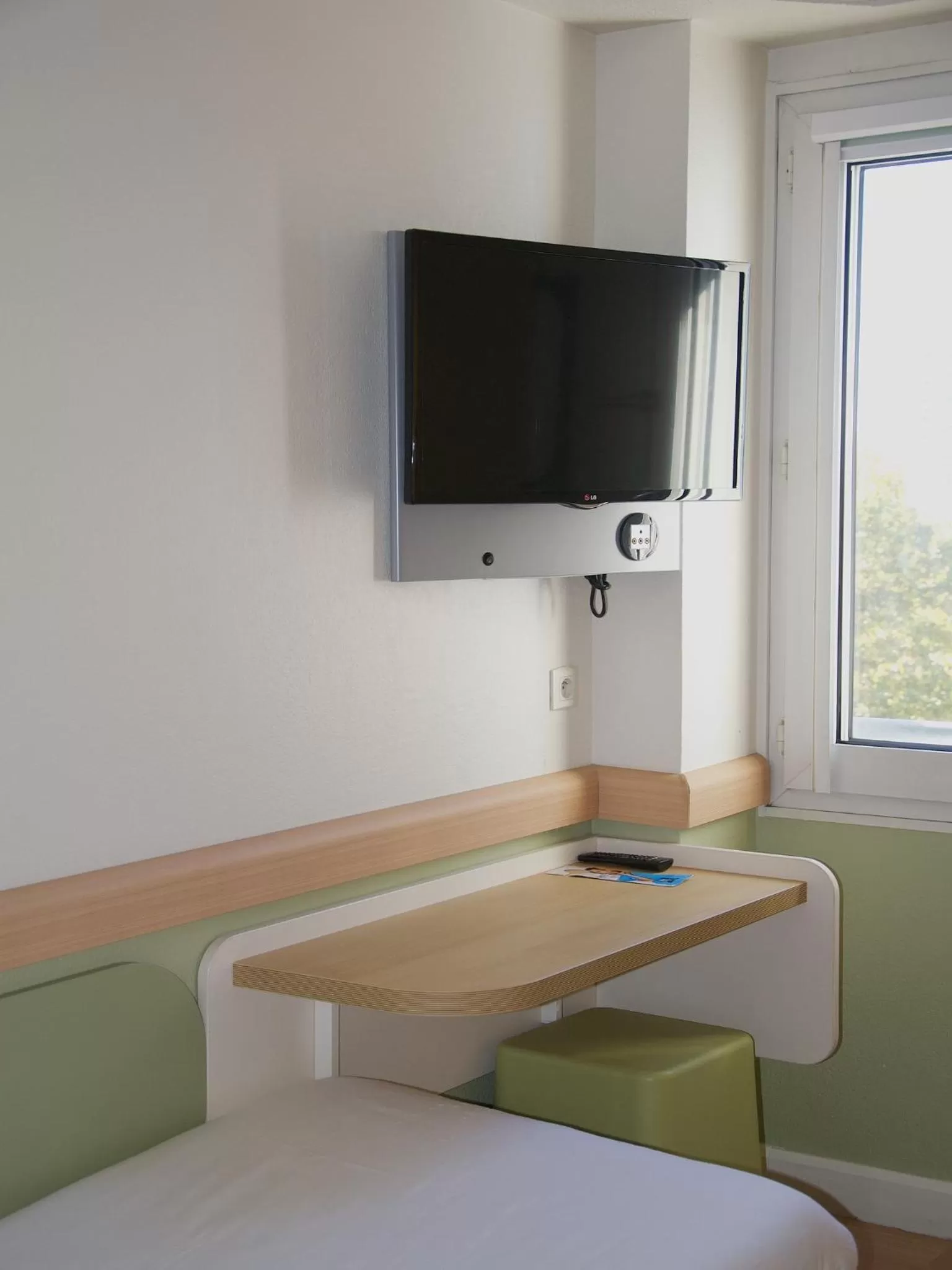 Photo of the whole room in Ibis Budget Toulon Centre