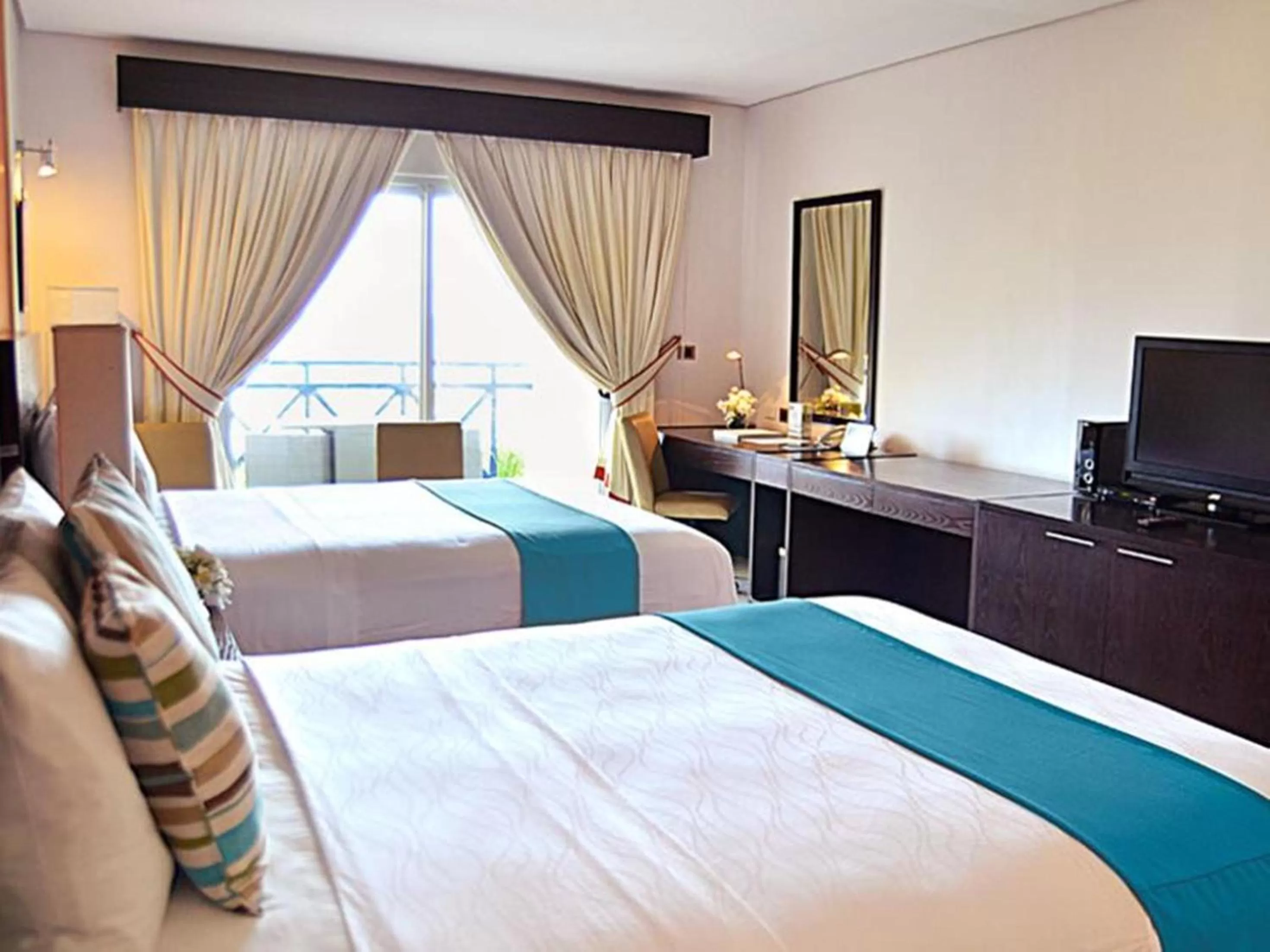 Bedroom, Bed in Thunderbird Resorts - Poro Point