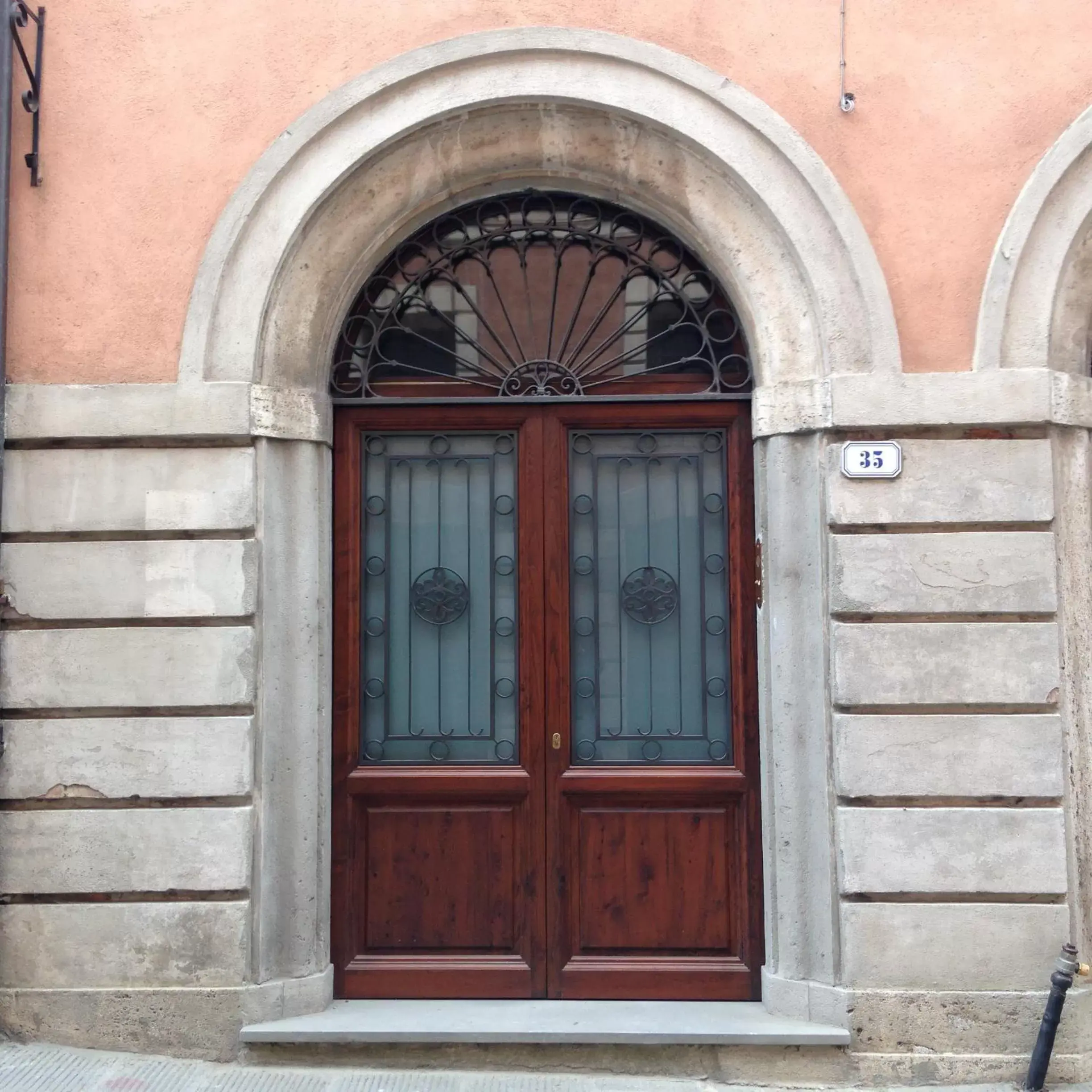Facade/Entrance in Casina Mazzuoli