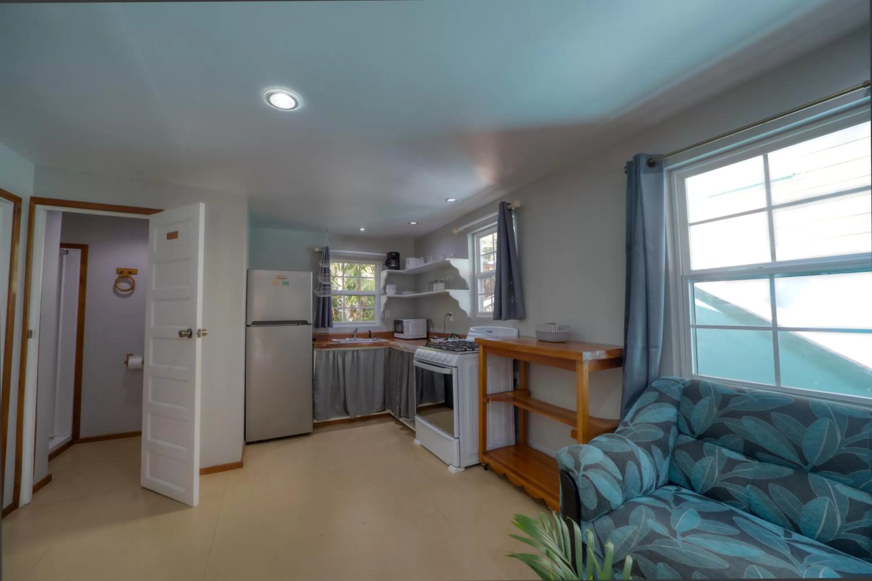Kitchen or kitchenette in Placencia Villas