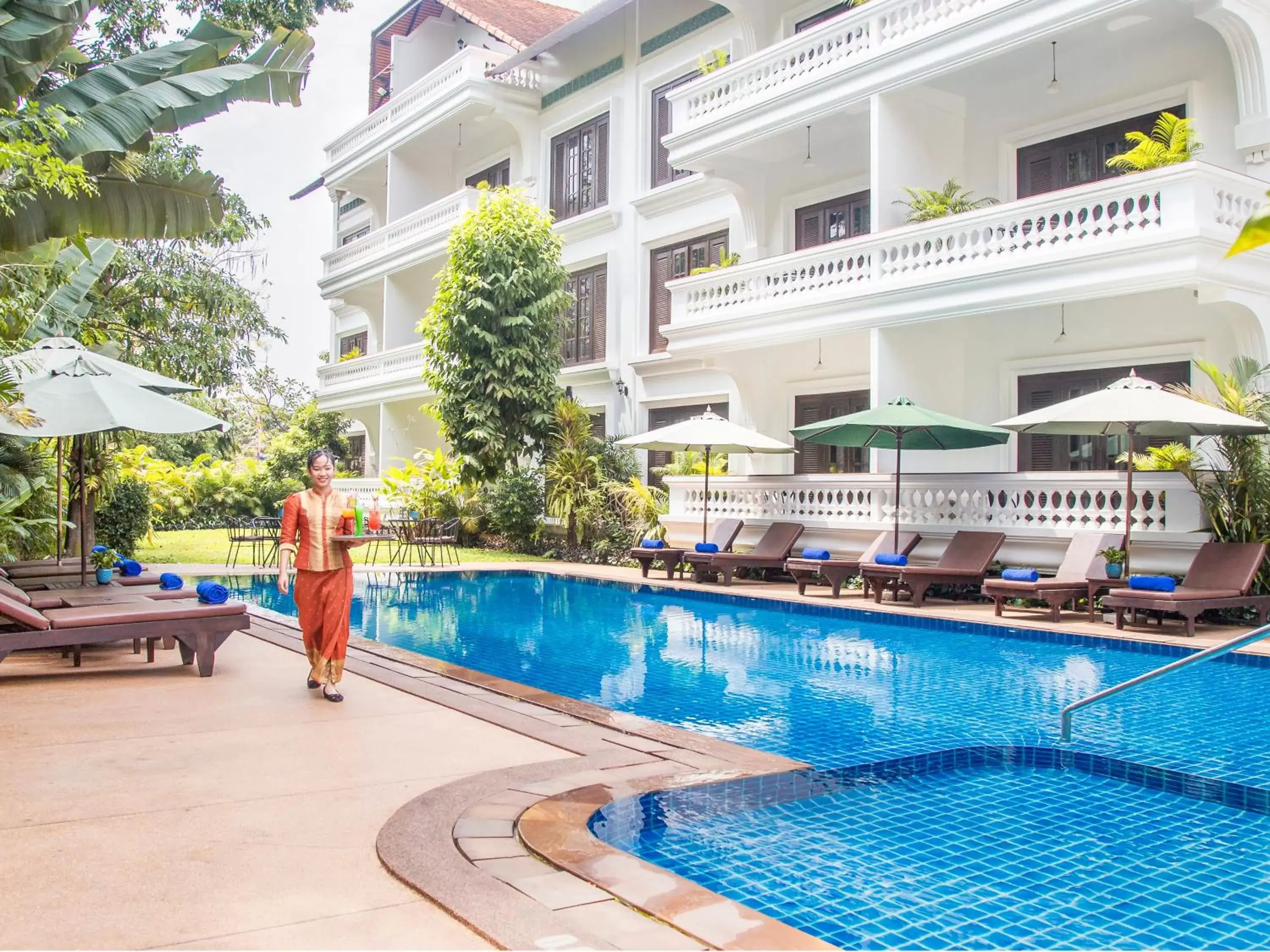 Property building, Swimming Pool in Chateau d'Angkor La Residence