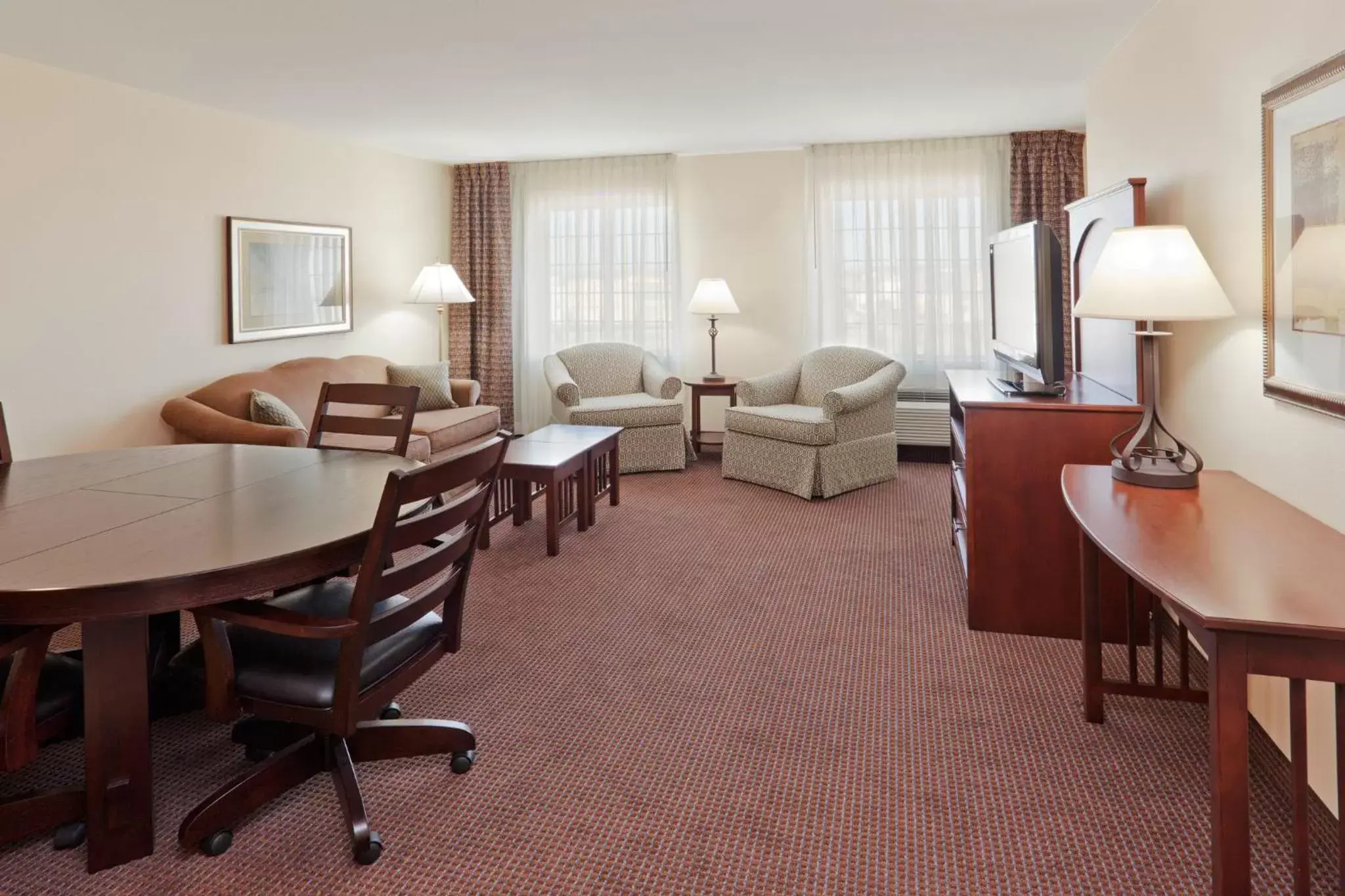 Photo of the whole room, Seating Area in Staybridge Suites Rocklin - Roseville Area, an IHG Hotel