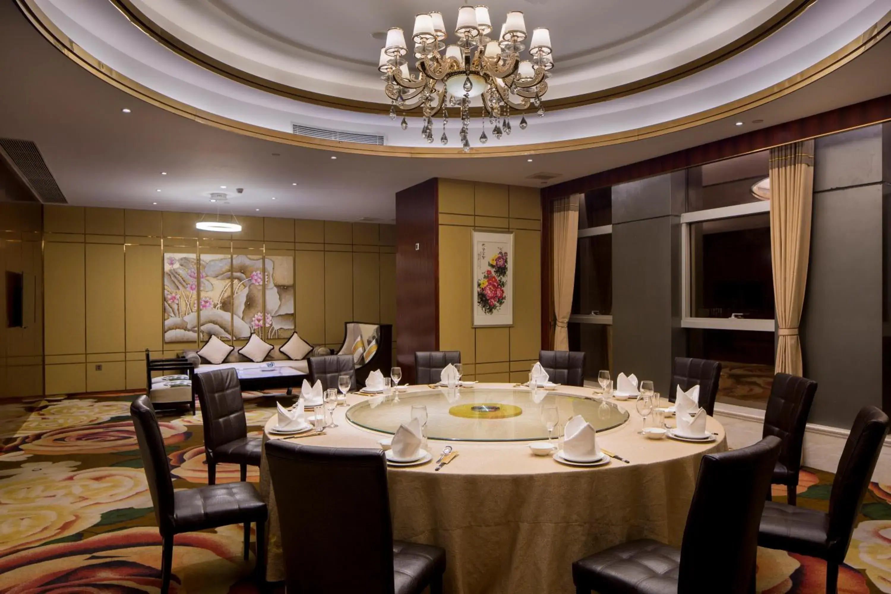 Restaurant/Places to Eat in Honder International Hotel