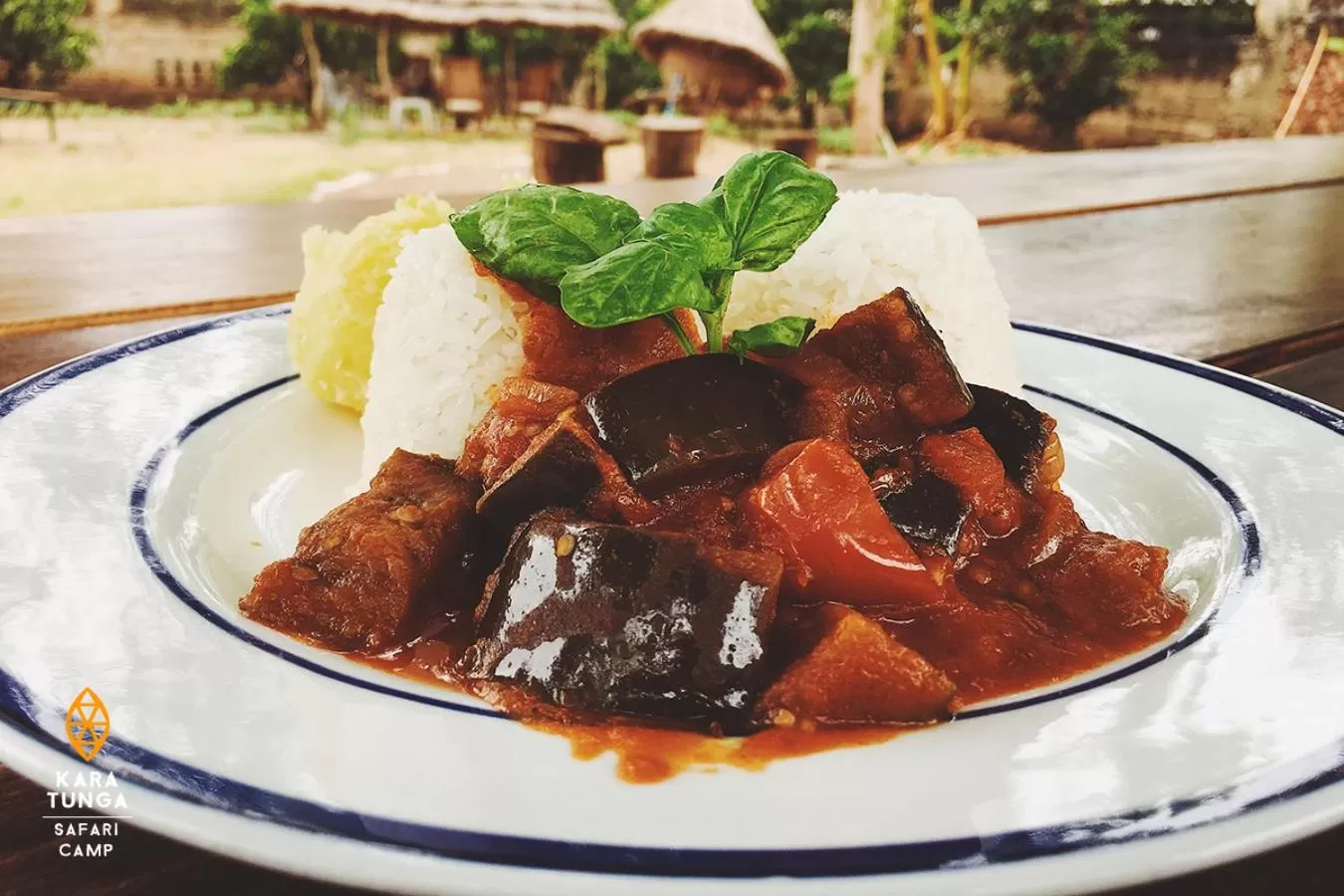 Restaurant/places to eat in Kara-Tunga Safari Camp