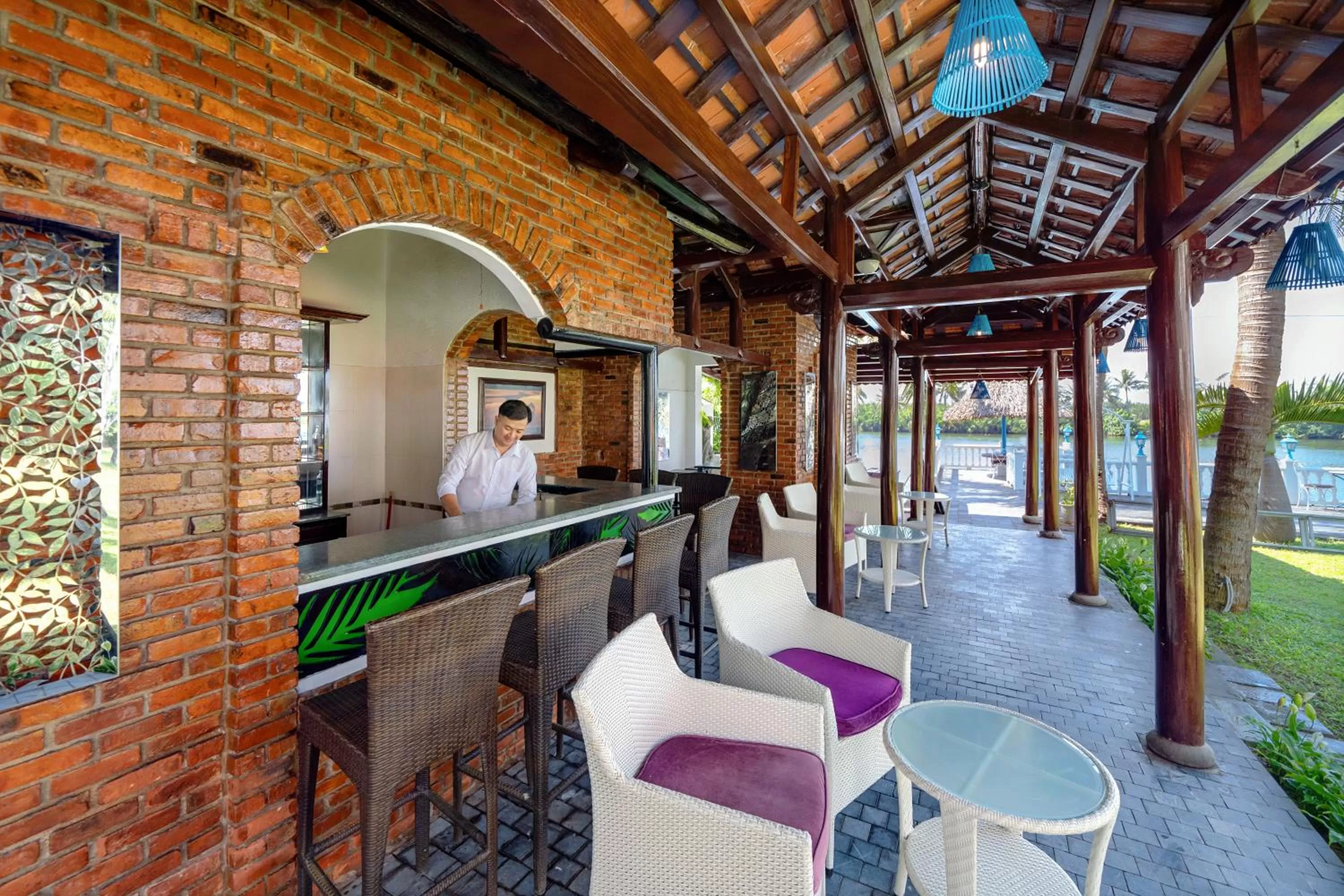 Lounge or bar in River Beach Resort & Residences