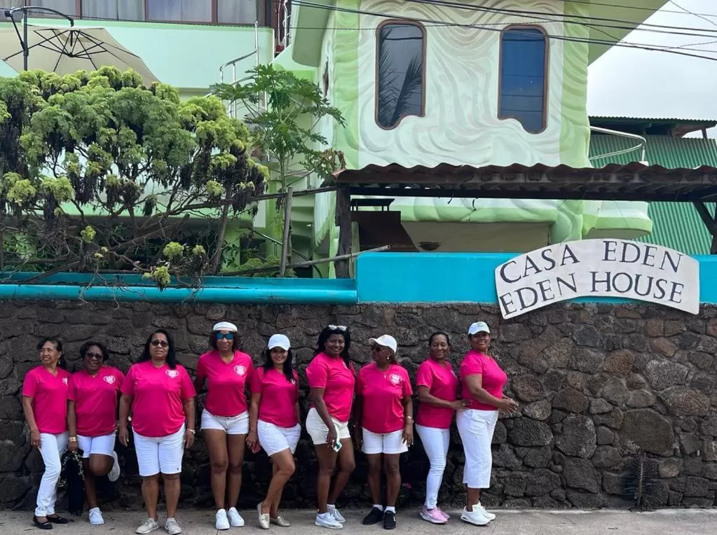 Logo/Certificate/Sign in Hostal Casa Edén