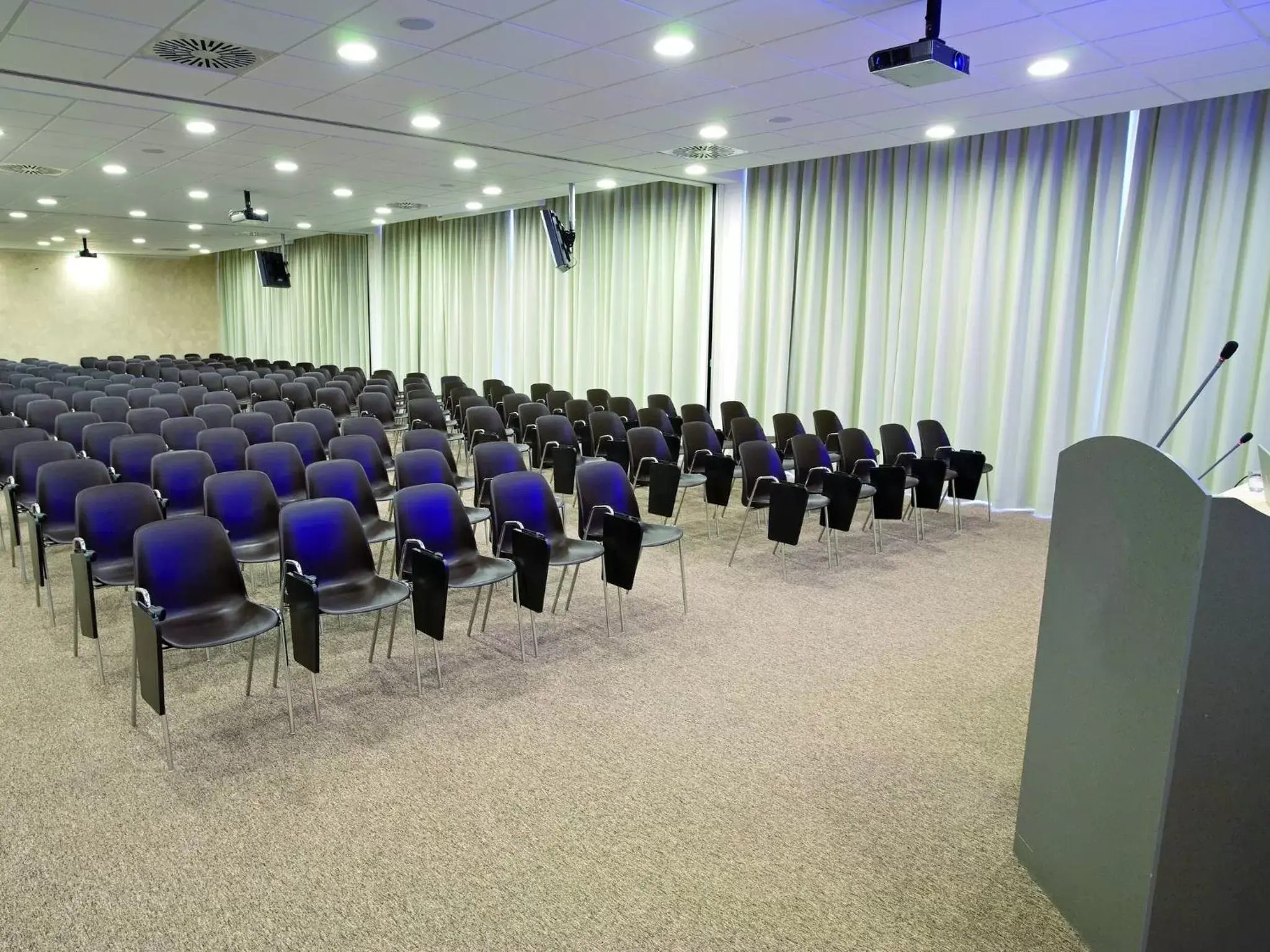 Meeting/conference room in Hotel Cube