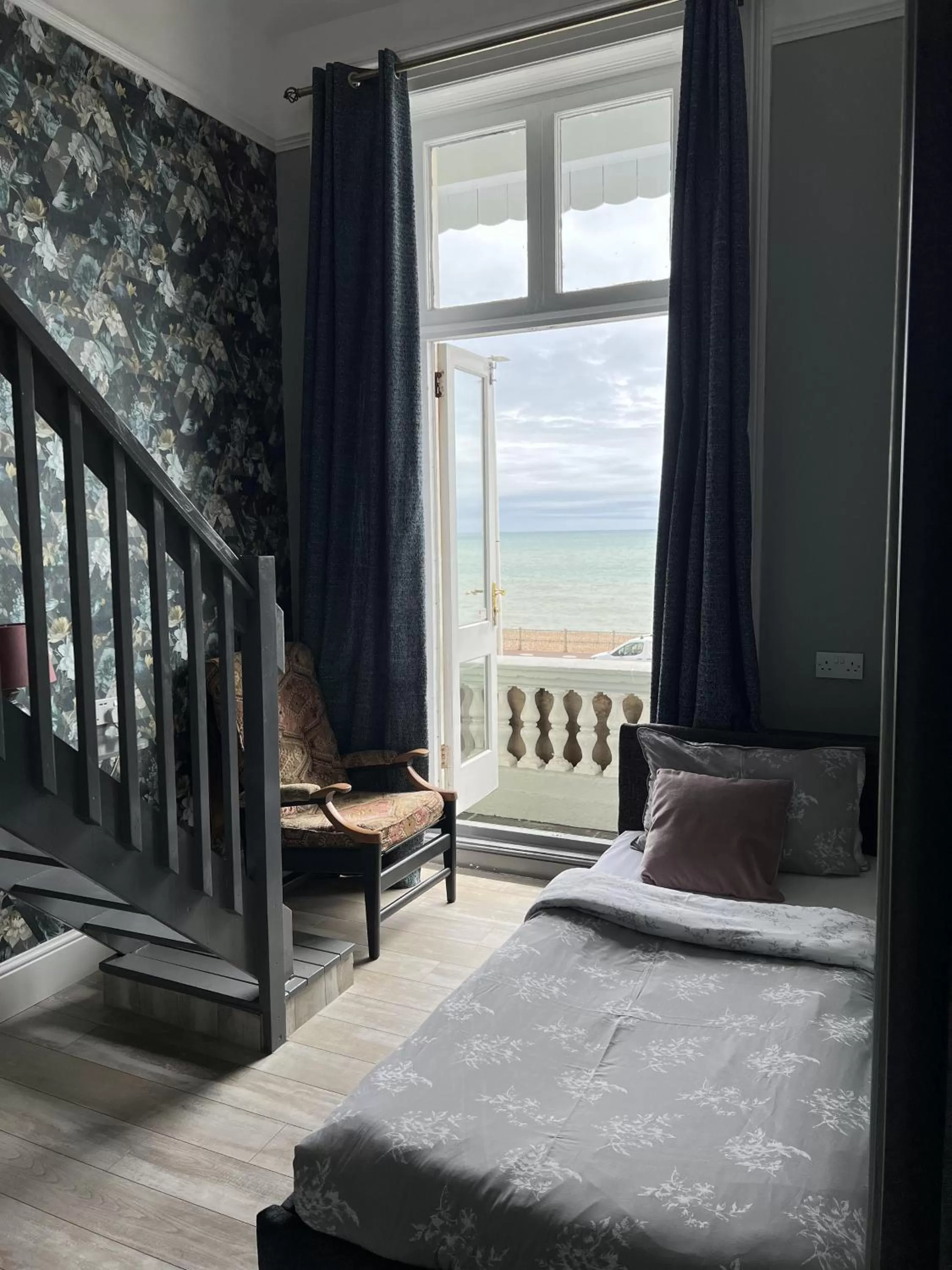 Deluxe Triple Room with Sea View in Astral Lodge