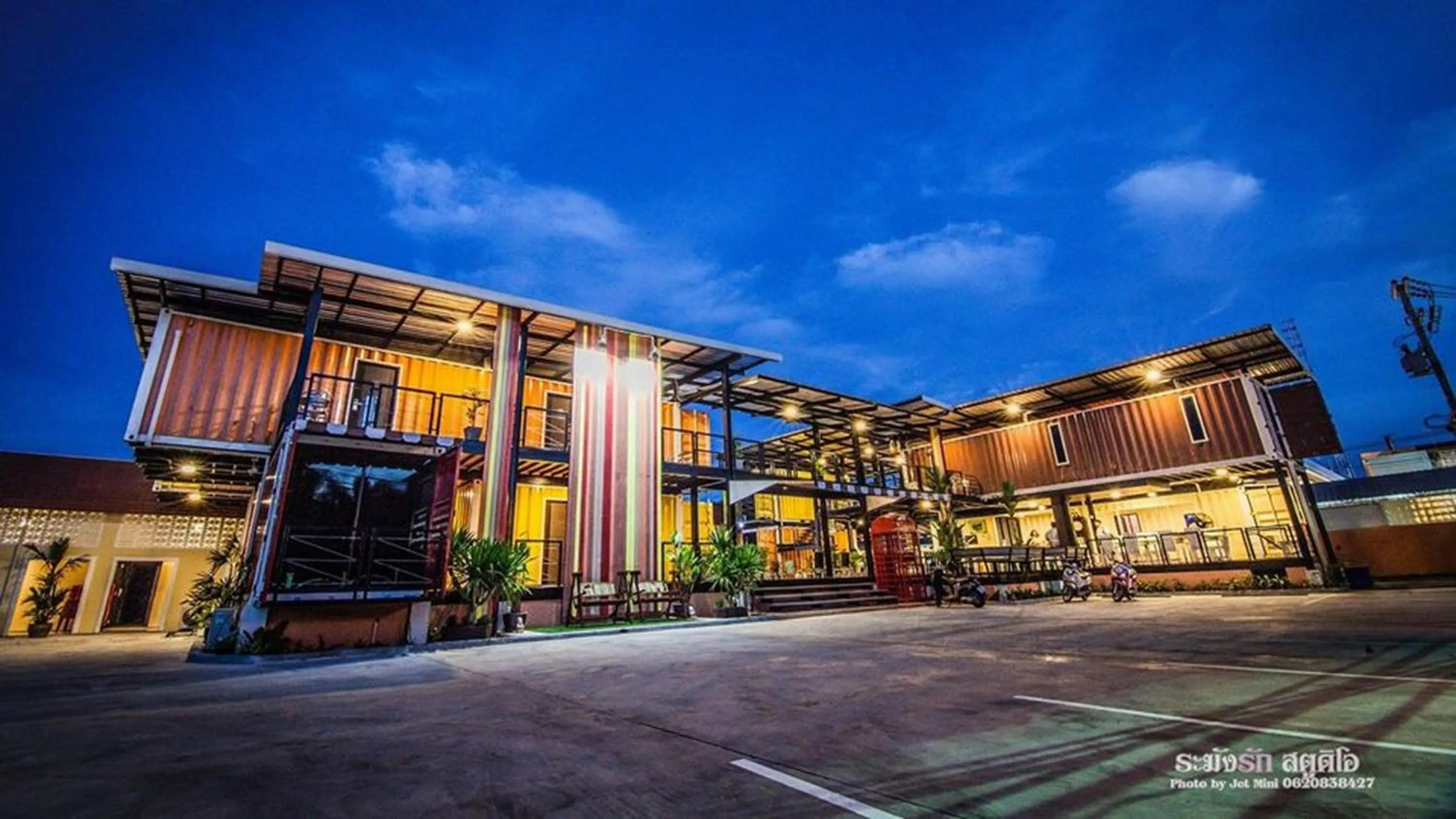 Area and facilities in Retro Box Hotel Chumphon