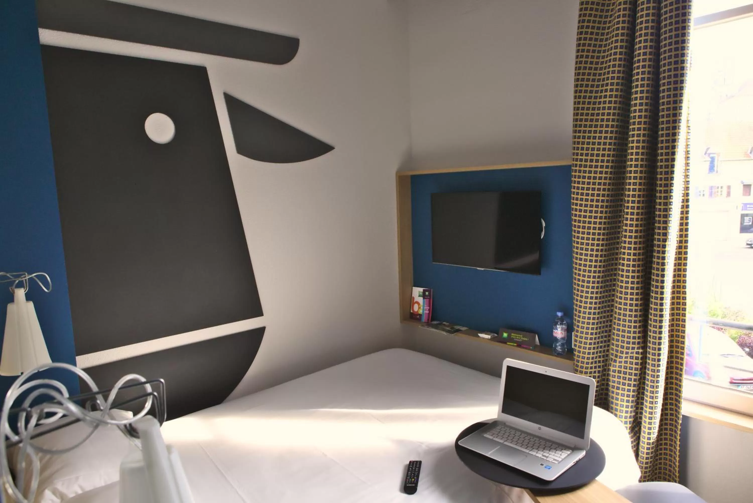 Property building, Bed in ibis Styles Moulins Centre