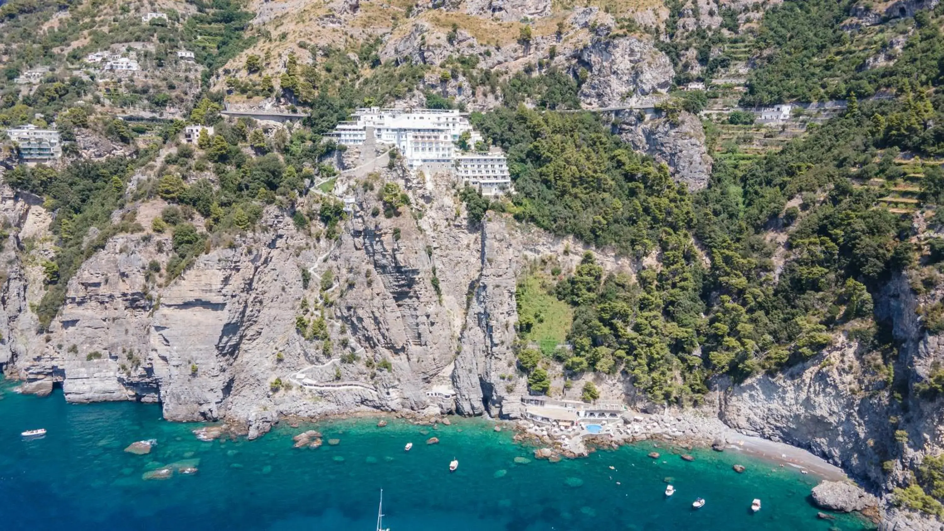 Facade/entrance, Bird's-eye View in Grand Hotel Tritone