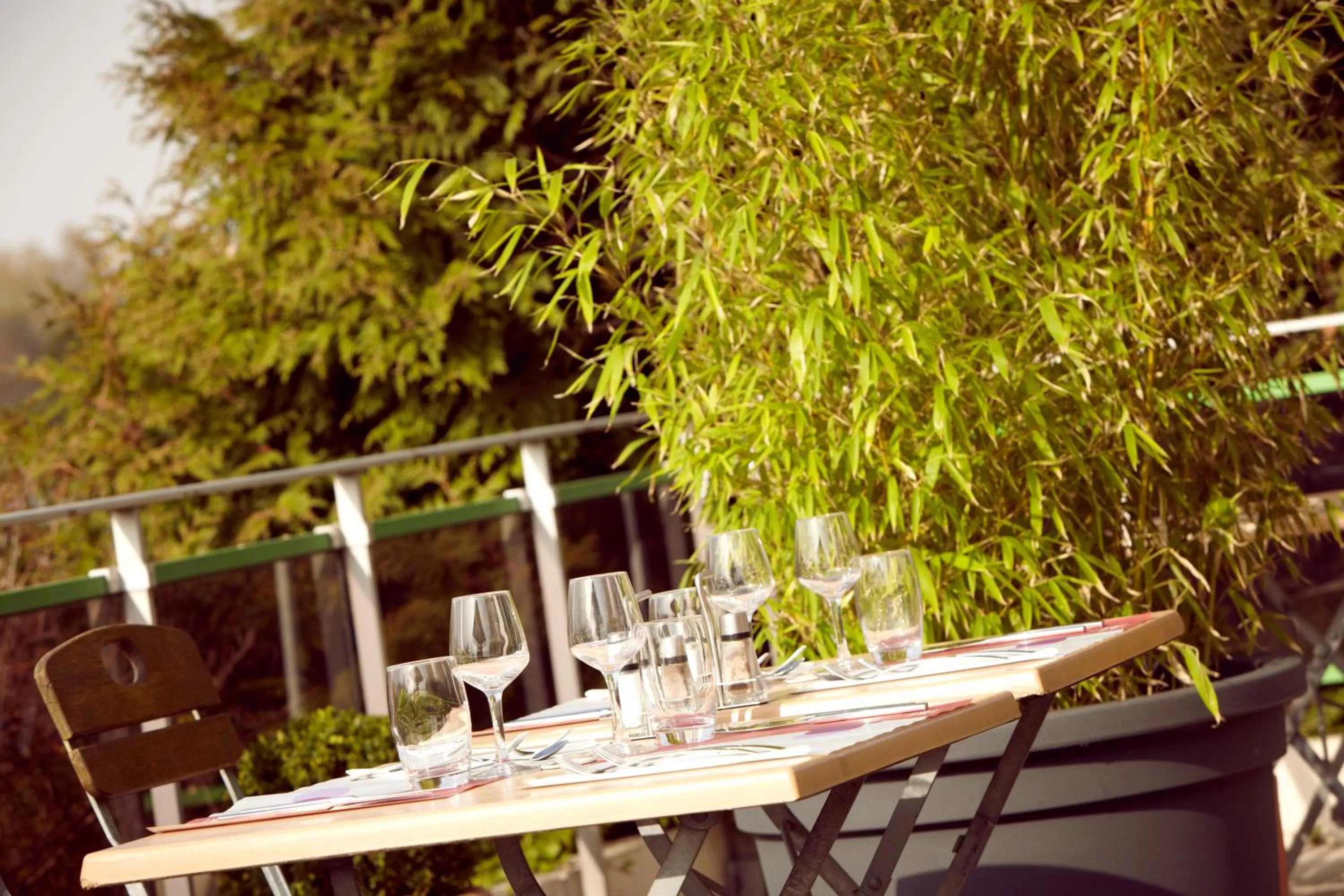 Restaurant/places to eat in Campanile Villejuif