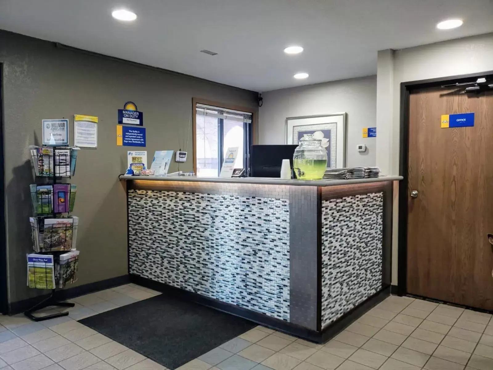 Lobby or reception, Lobby/Reception in Days Inn by Wyndham Willmar