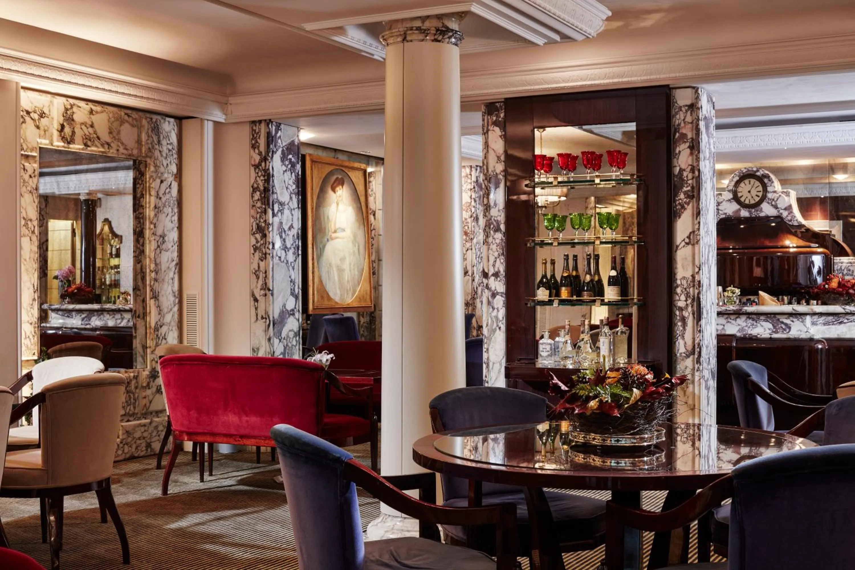Lounge or bar in Hotel Lord Byron - Small Luxury Hotels of the World