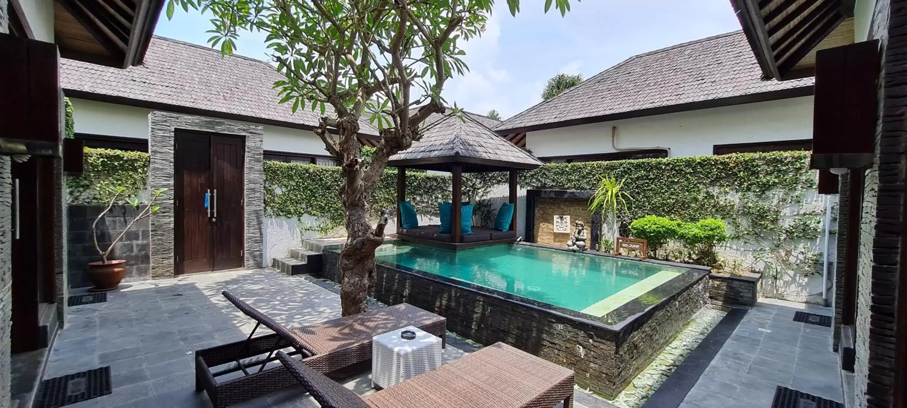 Balcony/Terrace, Swimming Pool in The Trawangan Resort