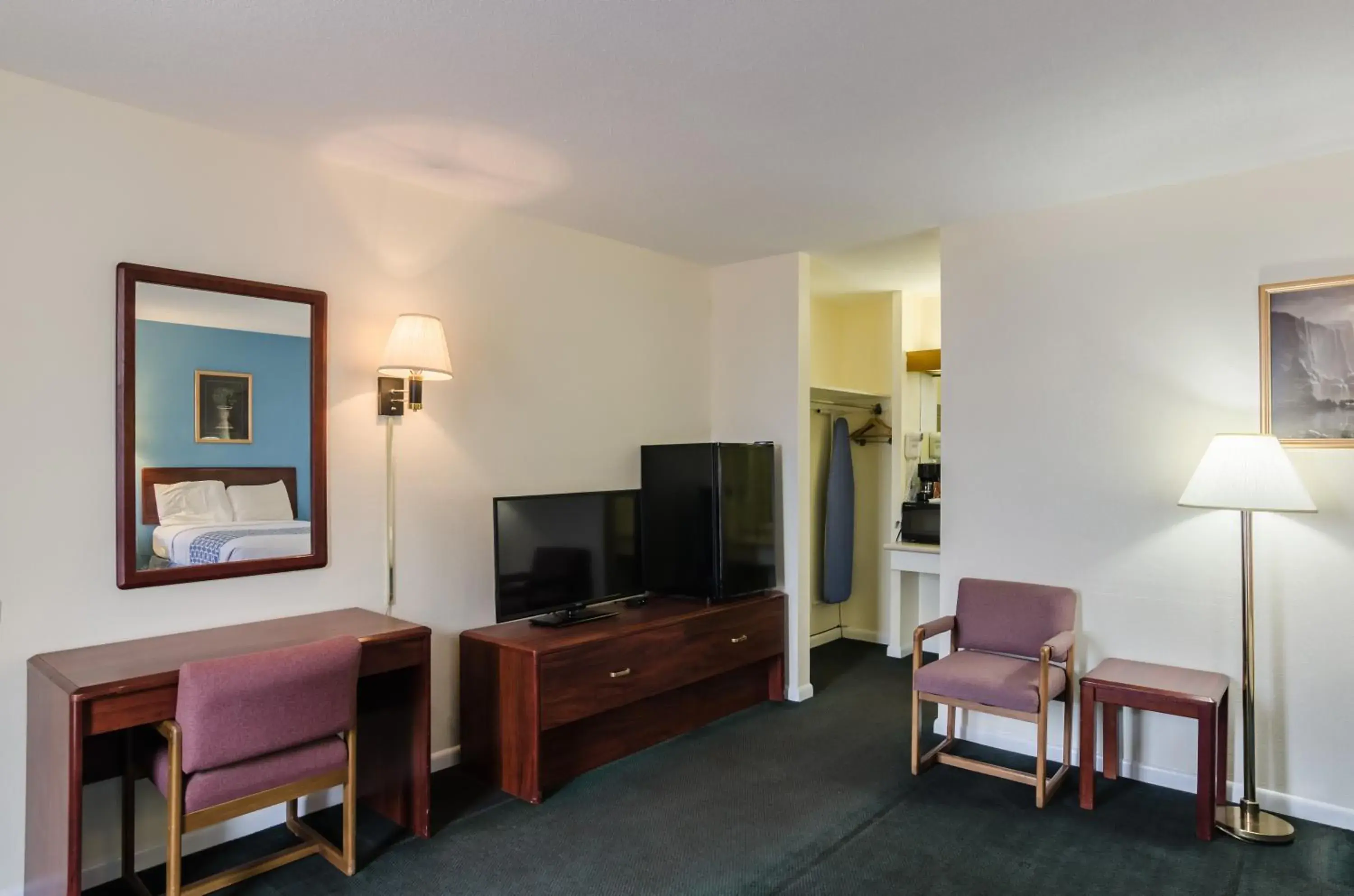 Other, TV/Entertainment Center in Alamo Inn & Suites