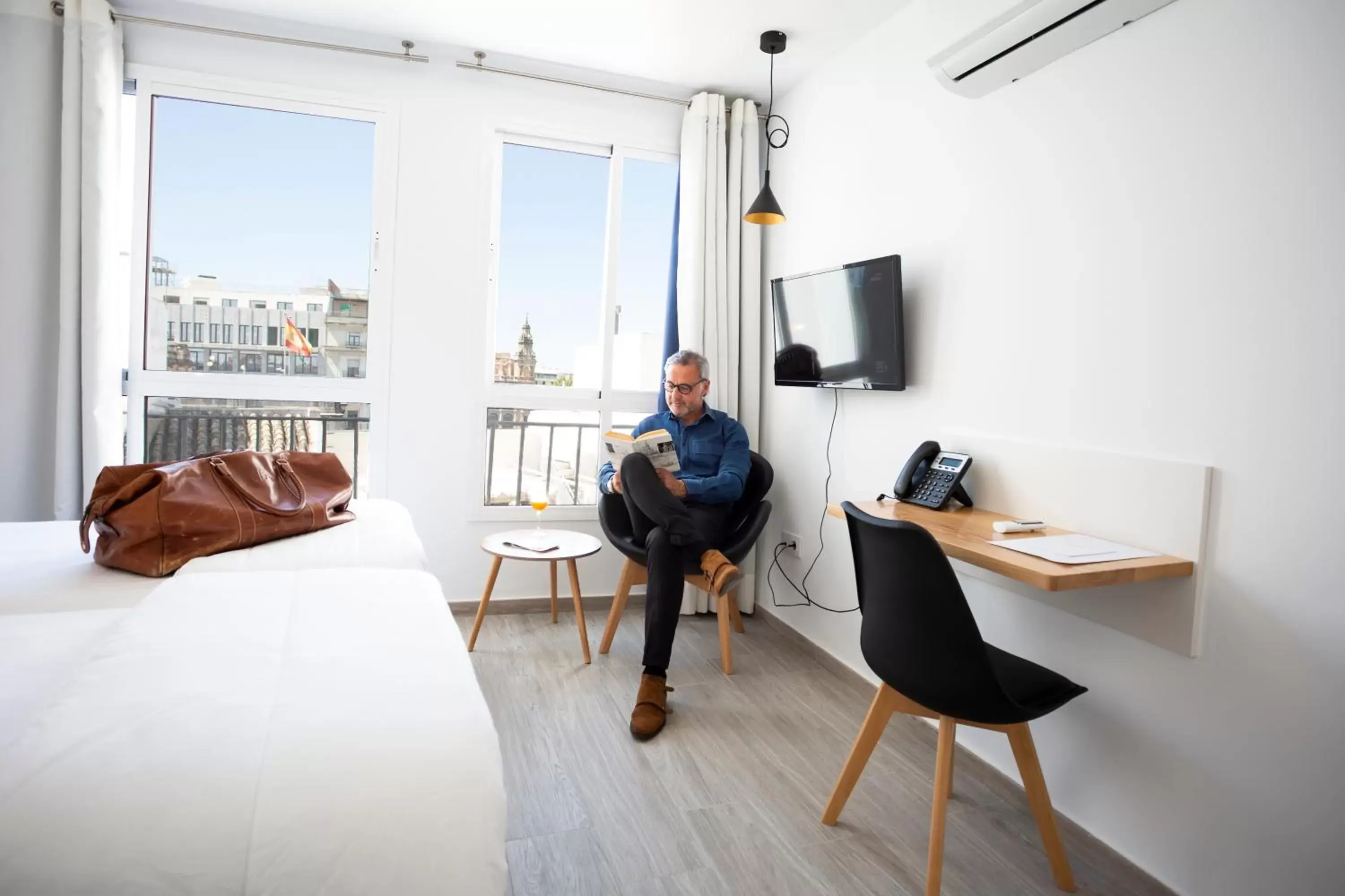 Bedroom in Basic Hotel Sevilla Catedral