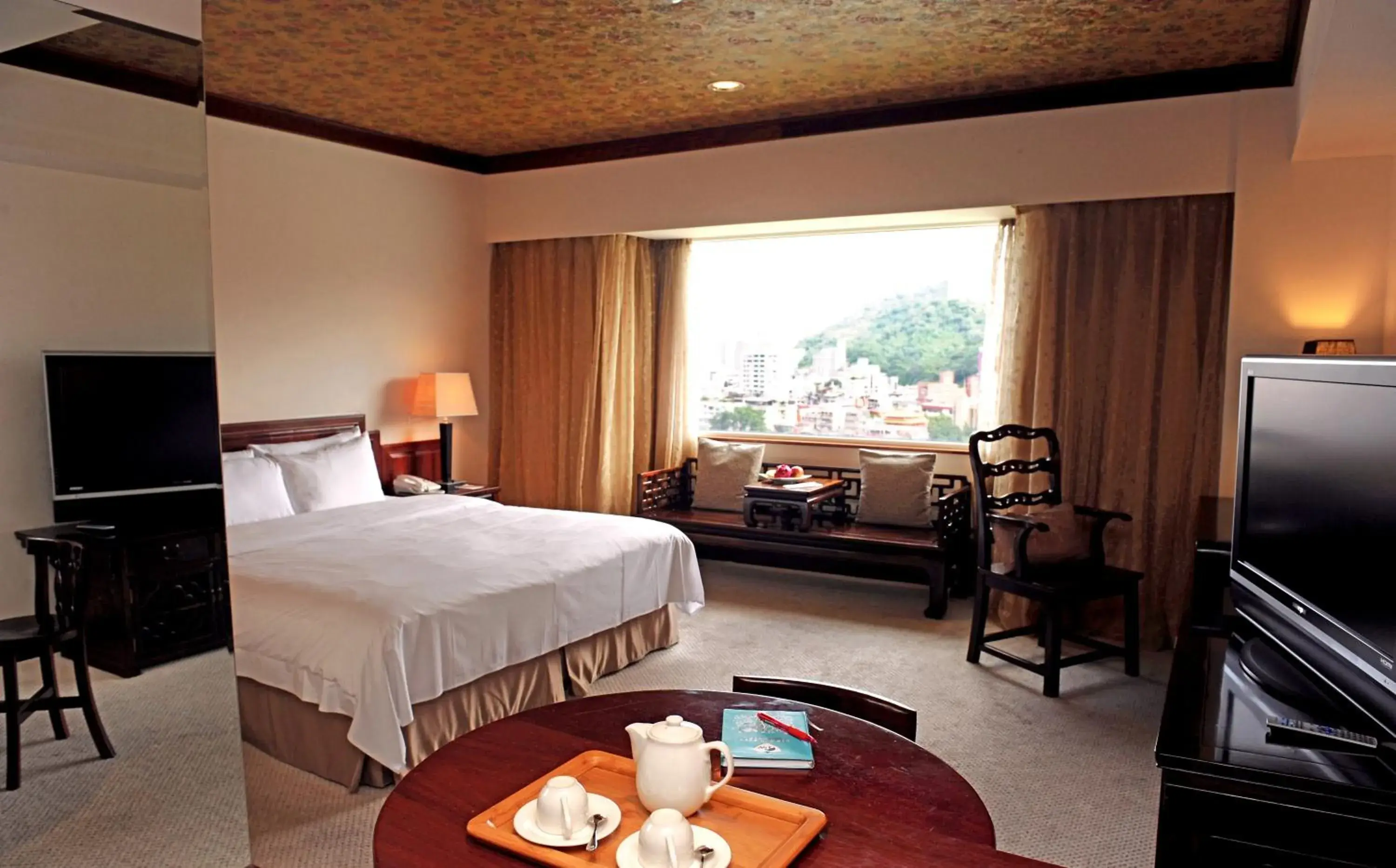 Bed in Beautiful Hotel Taipei