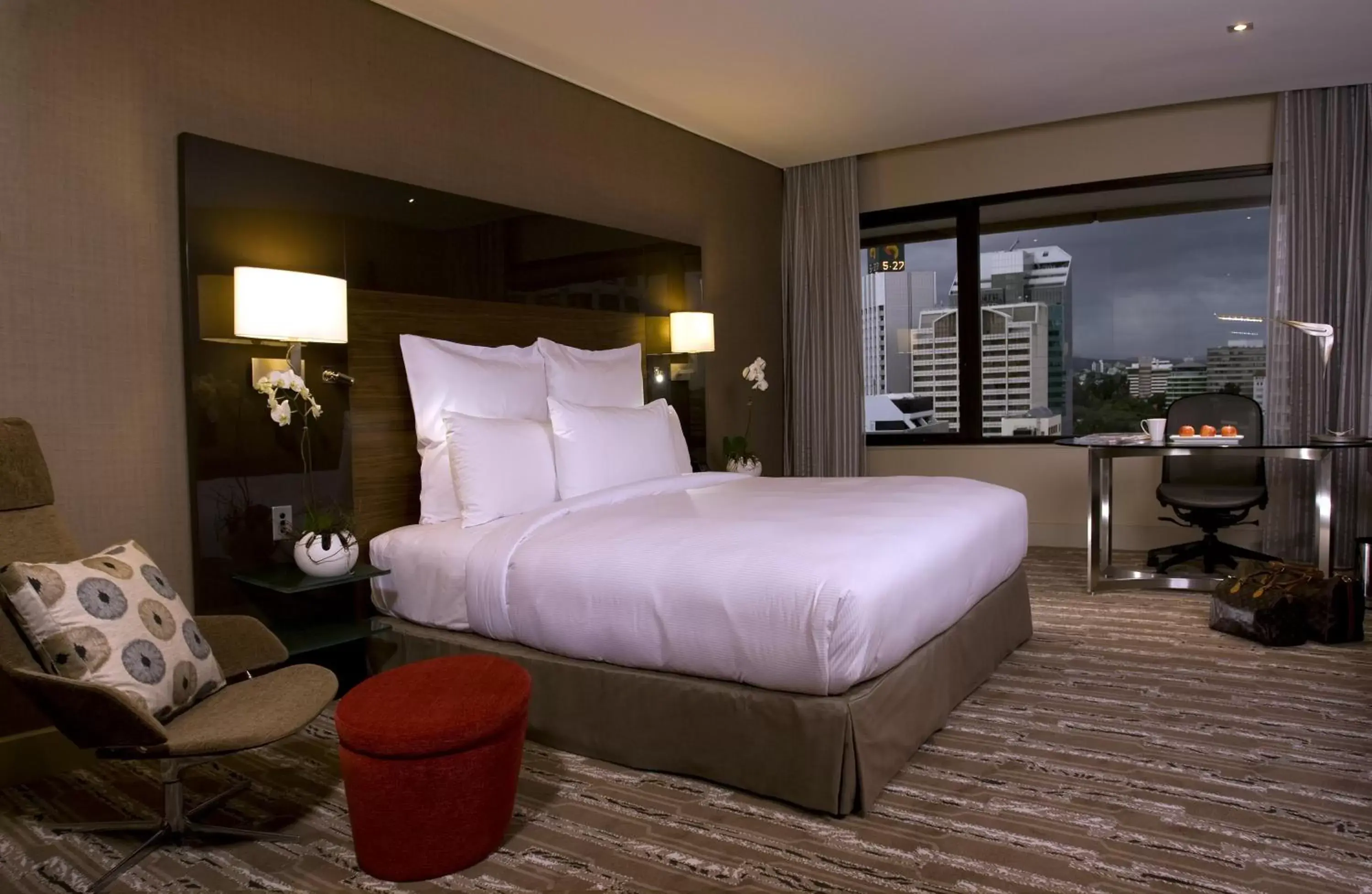 Bedroom, Bed in Hilton Brisbane