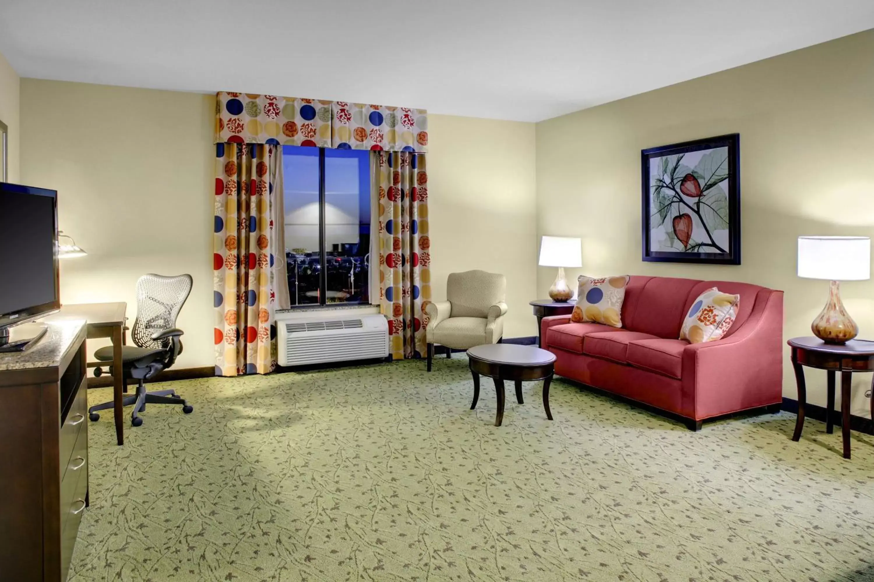 Bedroom, Seating Area in Hilton Garden Inn Pittsburgh/Cranberry