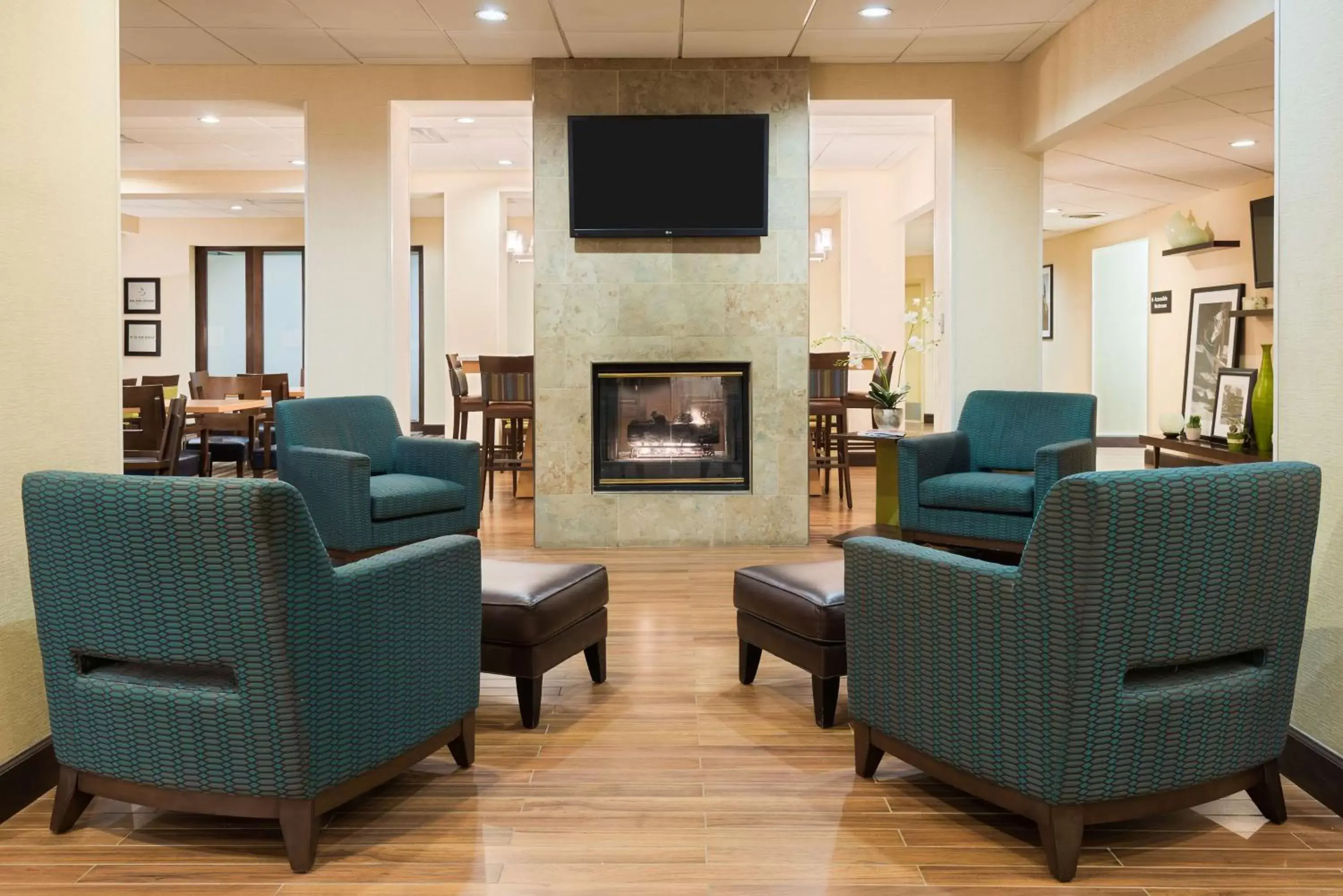 Lobby or reception, Seating Area in Hampton Inn White Plains/Tarrytown