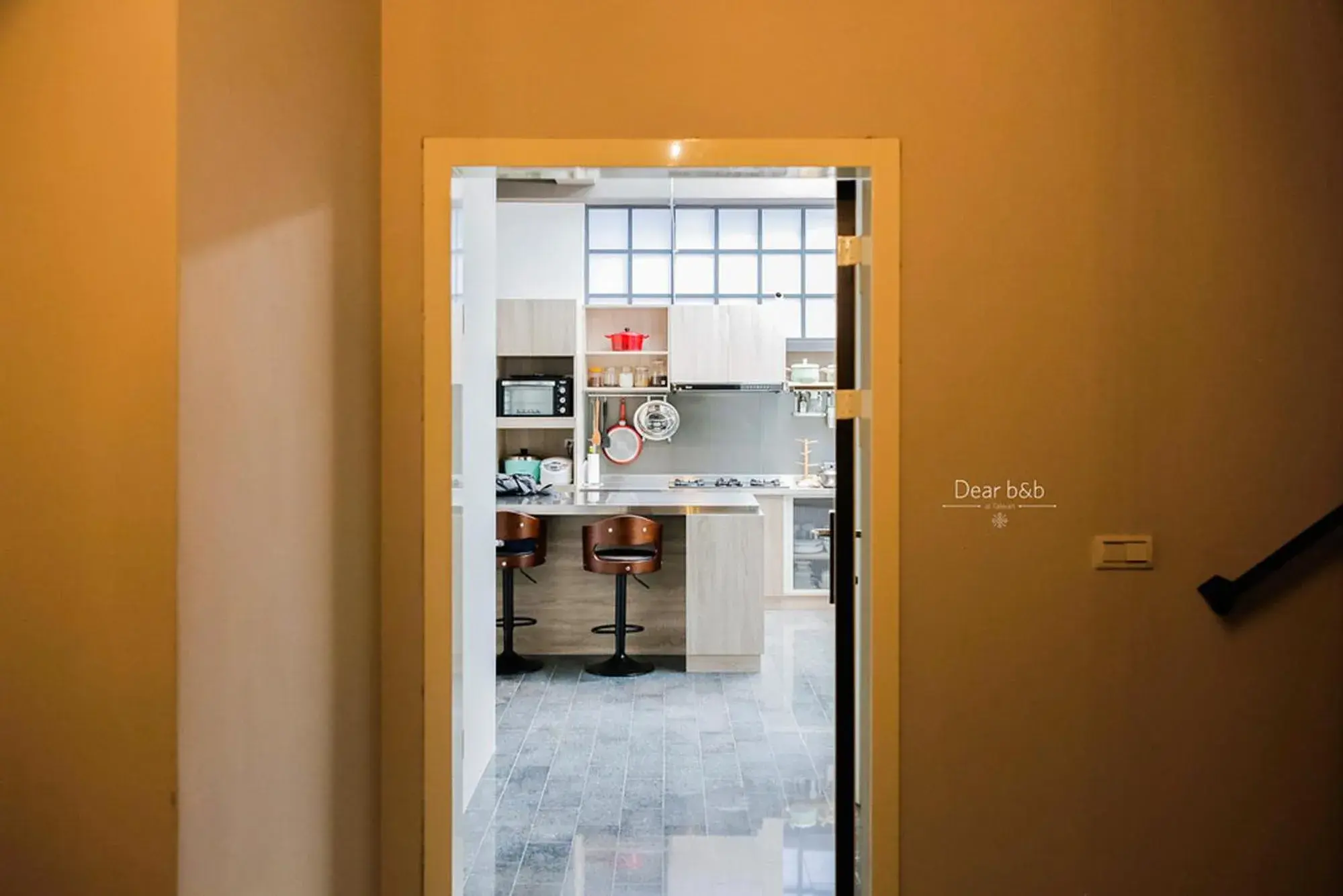 Kitchen or kitchenette, Bathroom in We Love Inn