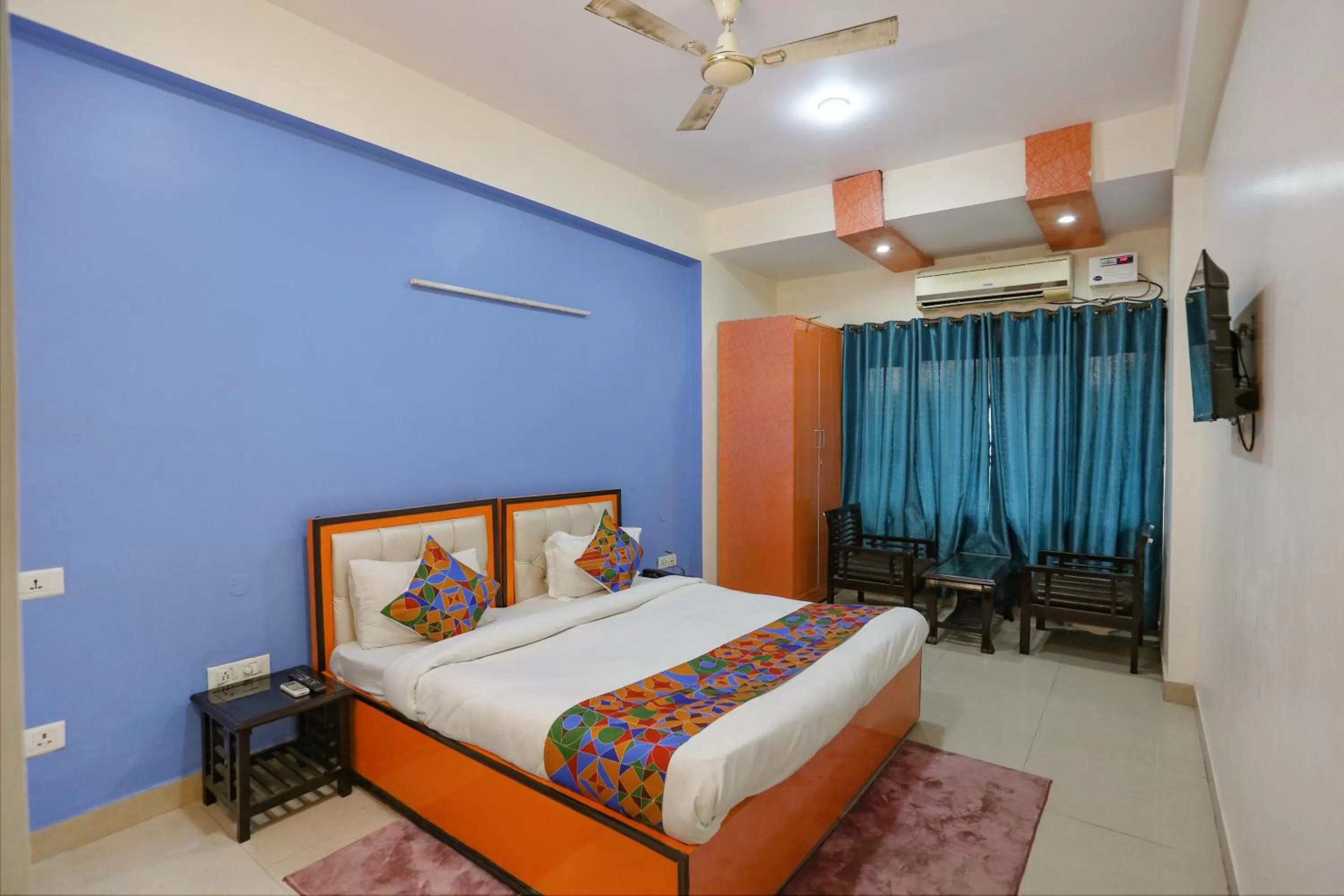 Deluxe Room - single occupancy in Townhouse Maithli Marg Sector 55 Formerly Red Roof