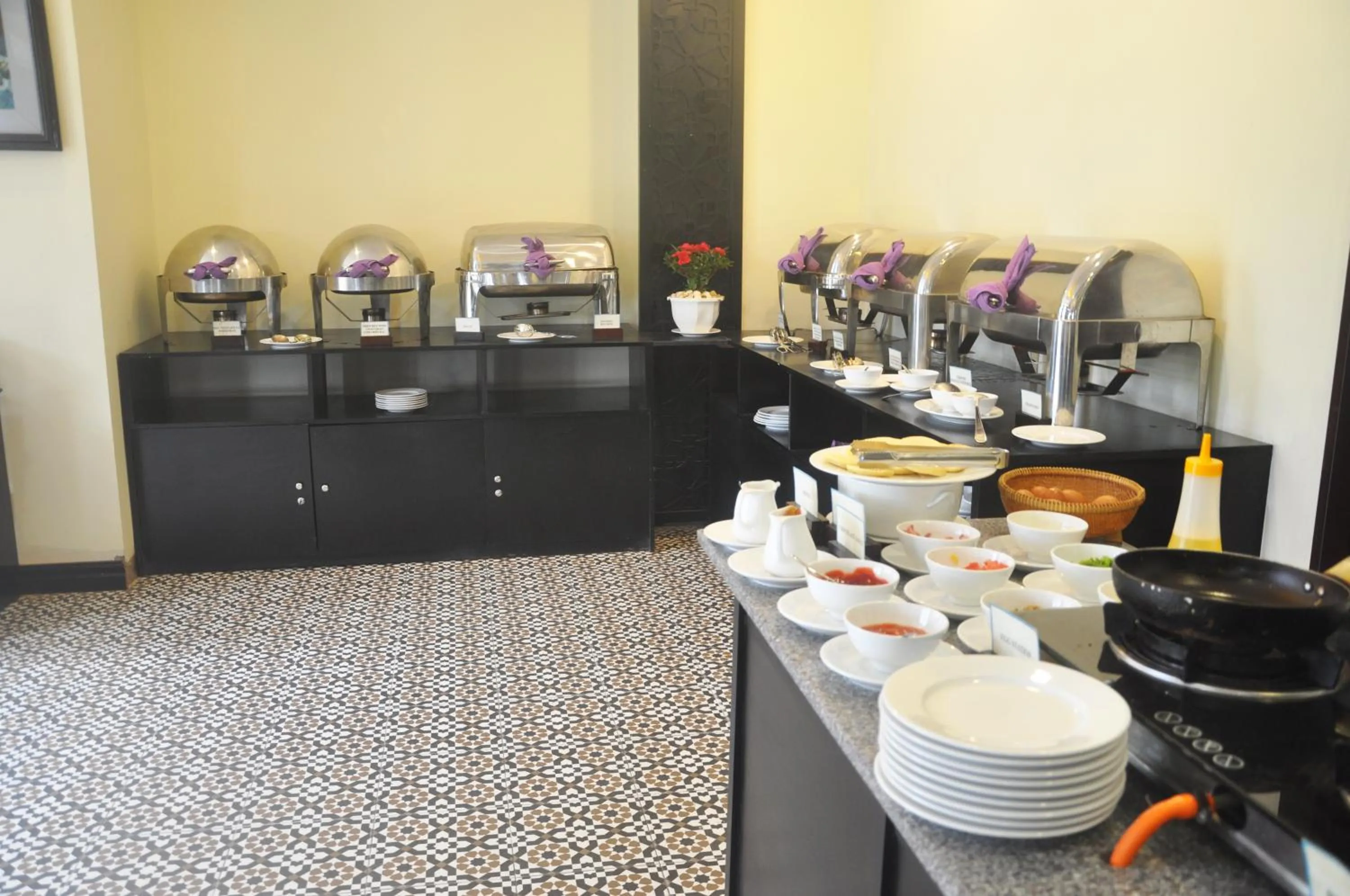 Restaurant/places to eat in River Suites Hoi An