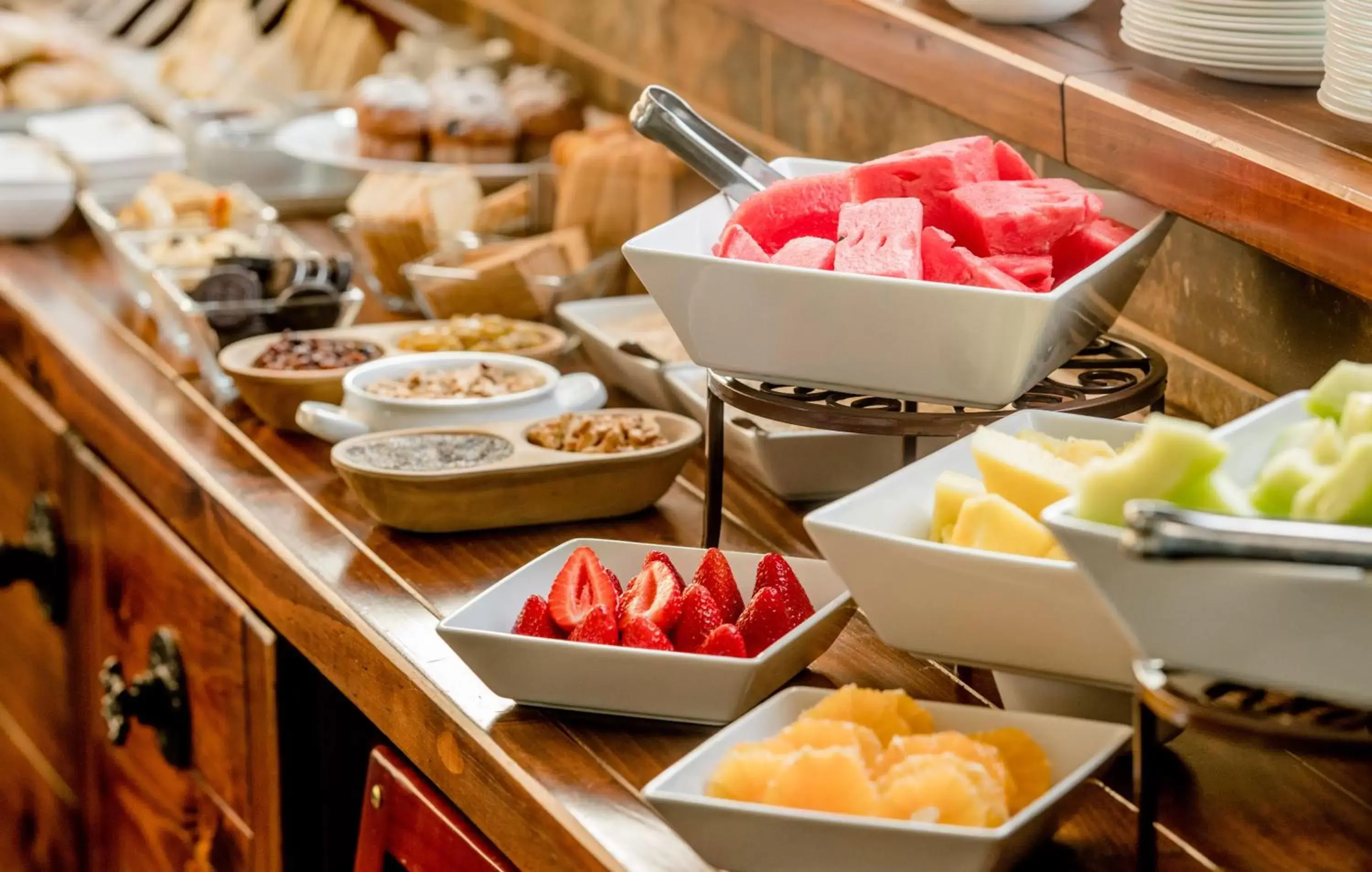 Buffet breakfast, Food in Gran Cavancha Hotel & Apartment