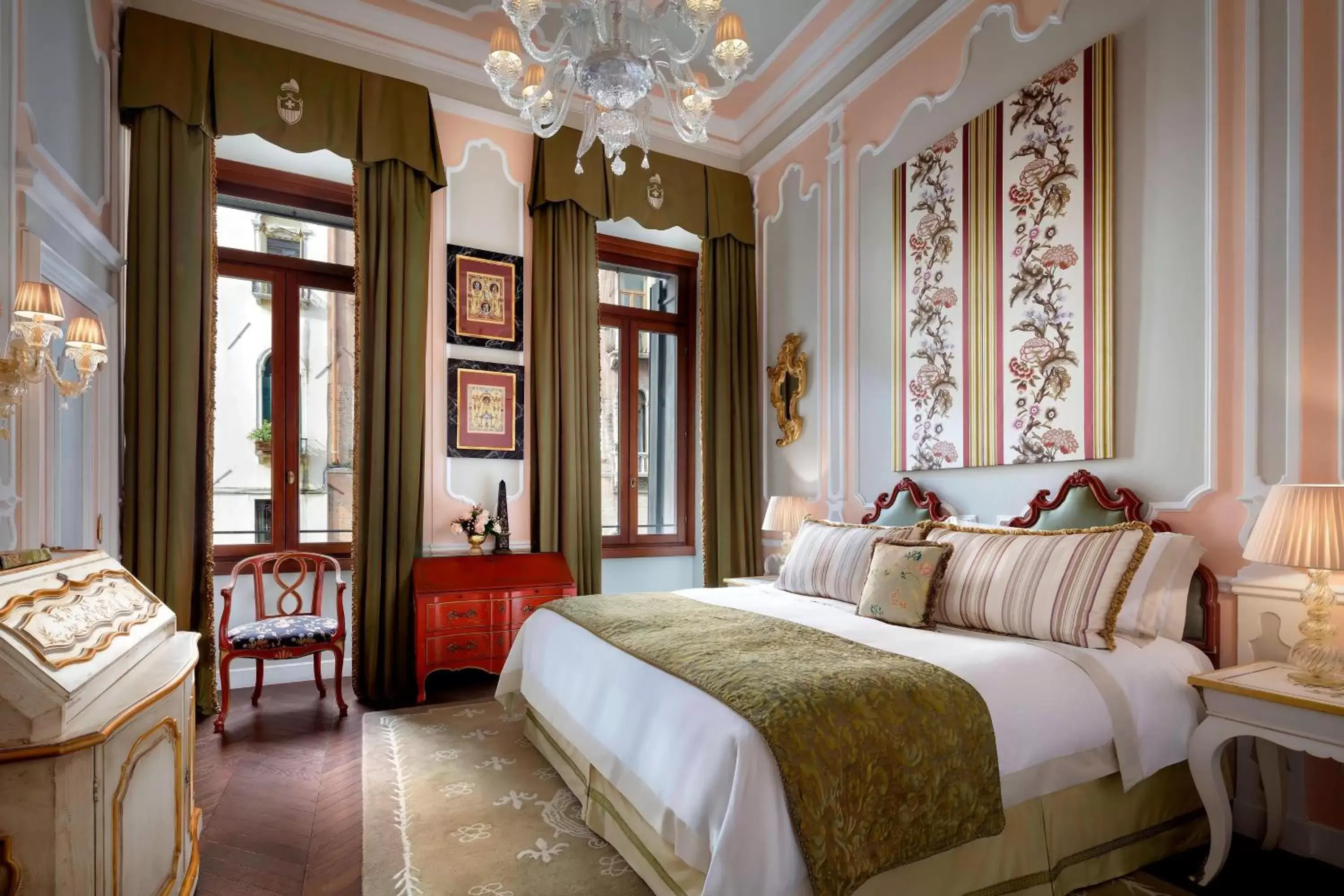 Photo of the whole room, Bed in The Gritti Palace, a Luxury Collection Hotel, Venice