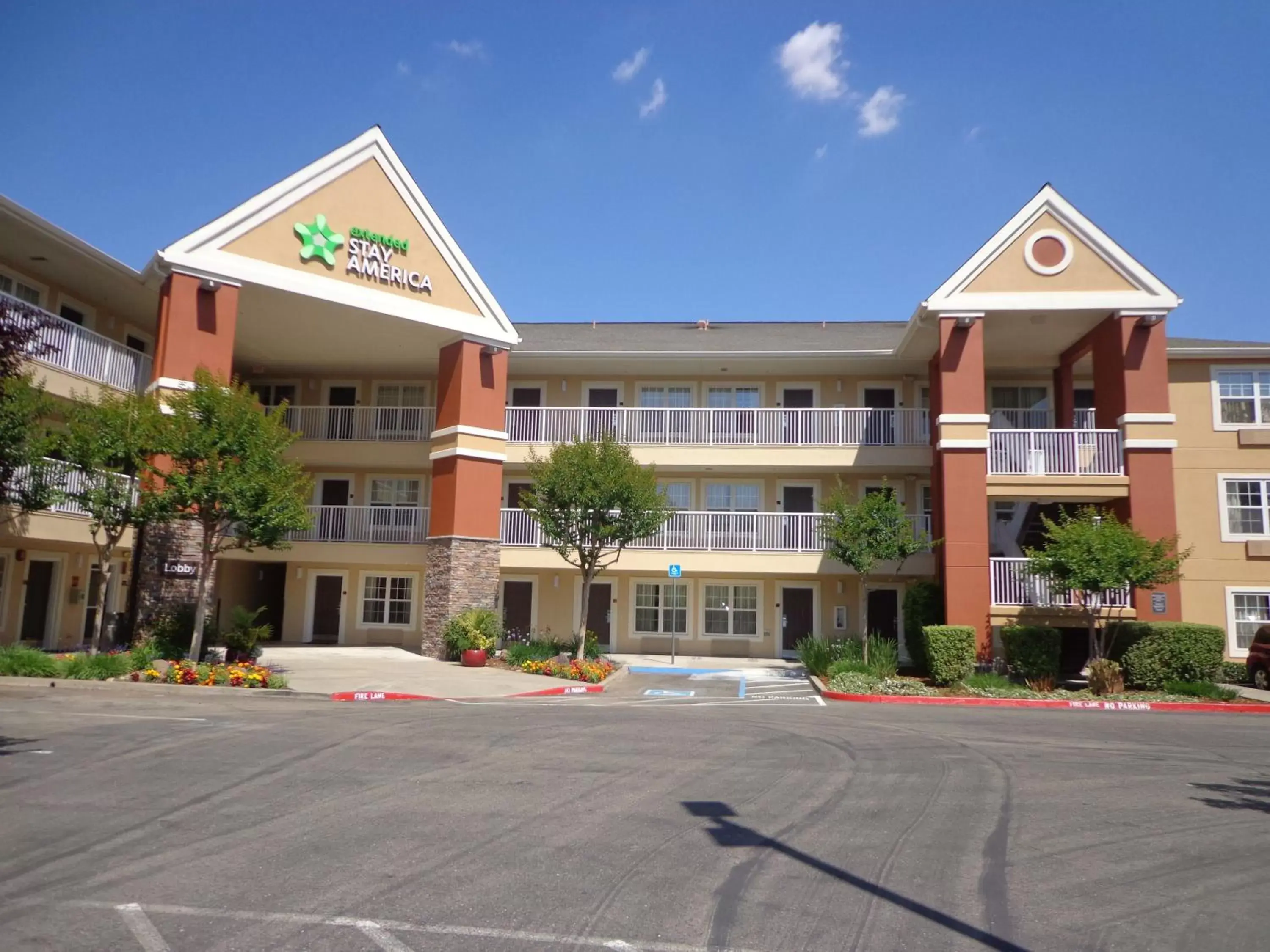 Property Building in Extended Stay America Suites - Sacramento - White Rock Rd