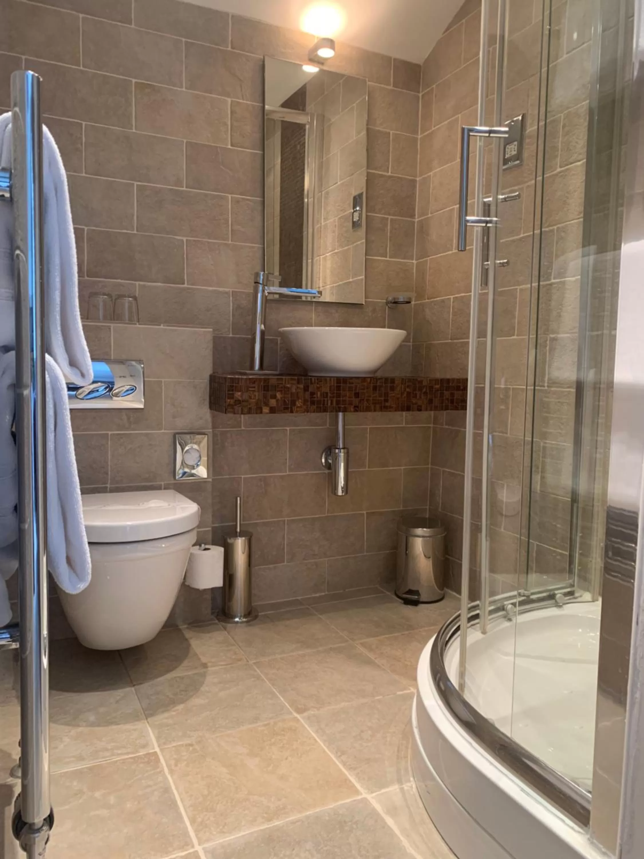 Bathroom in Ramsey House - Luxury Licensed B&B - Parking and Guest Lounge