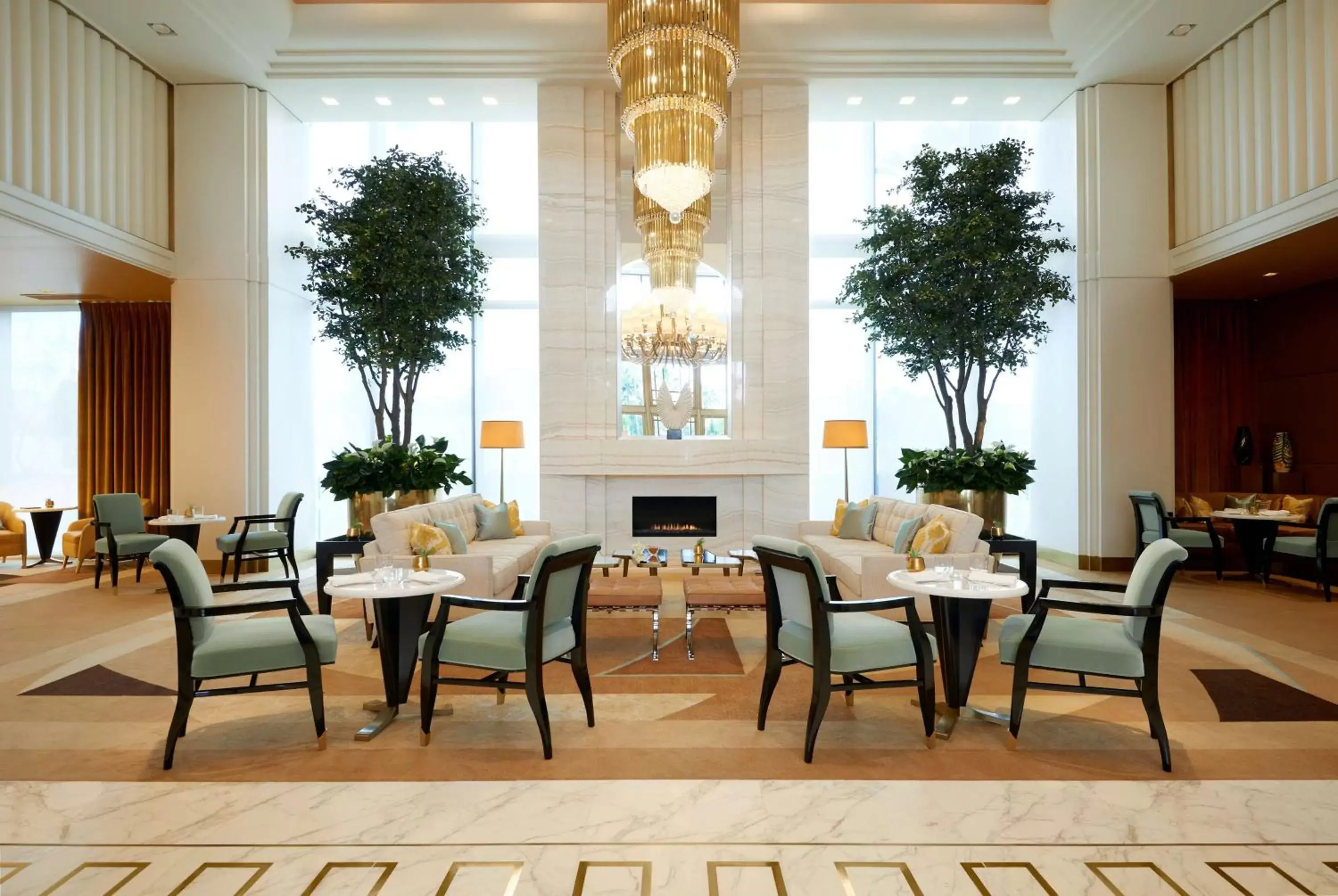 Property building, Restaurant/Places to Eat in Waldorf Astoria Beverly Hills