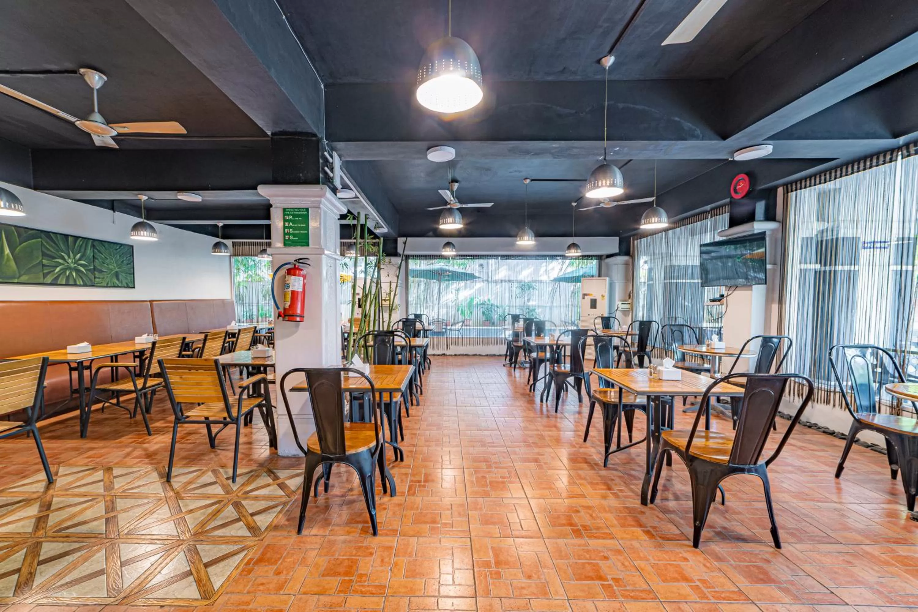 Restaurant/places to eat in Hotel Athome , Whitefields, Kondapur