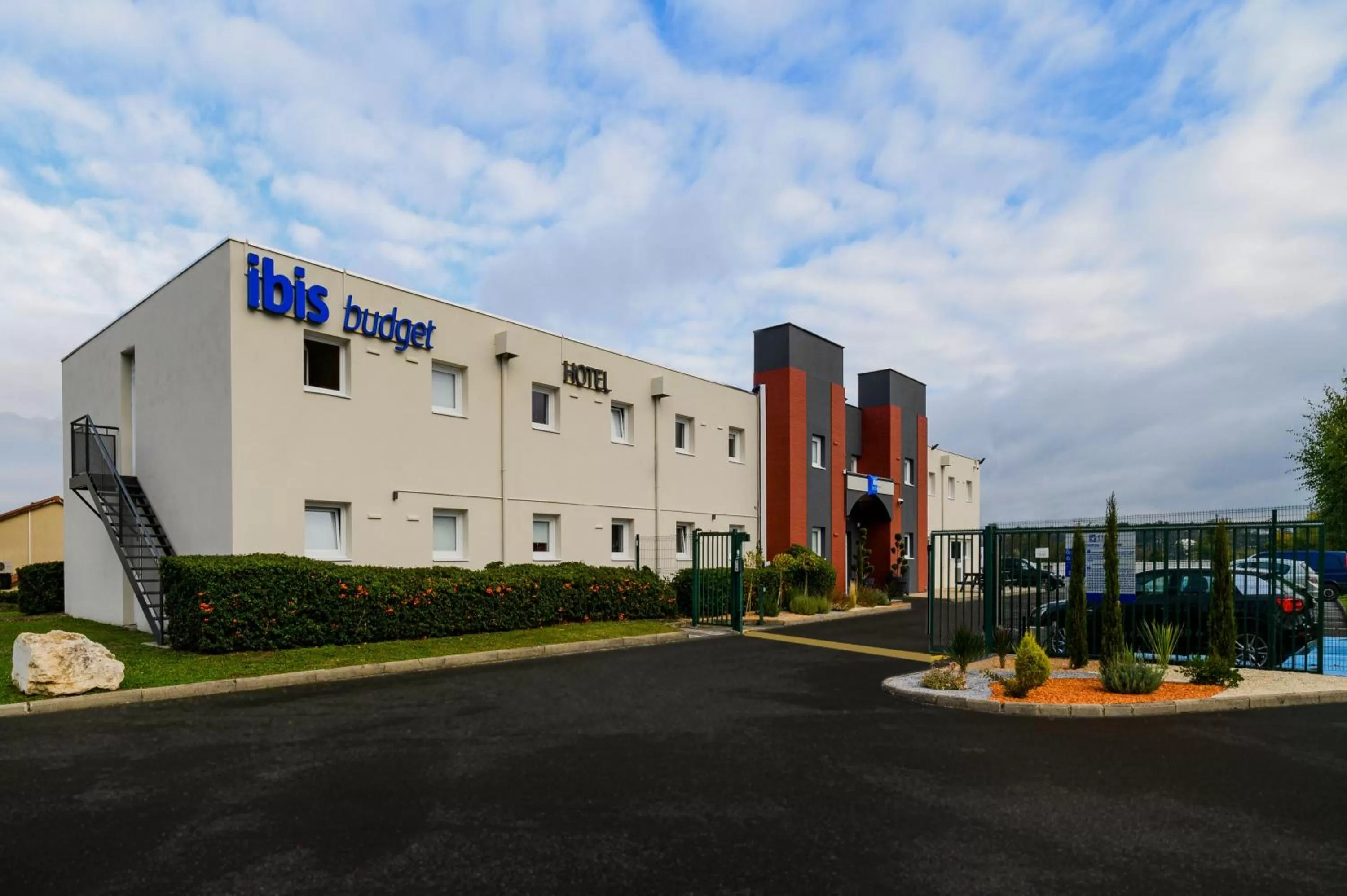 Facade/entrance in Ibis budget Saint-Étienne stade