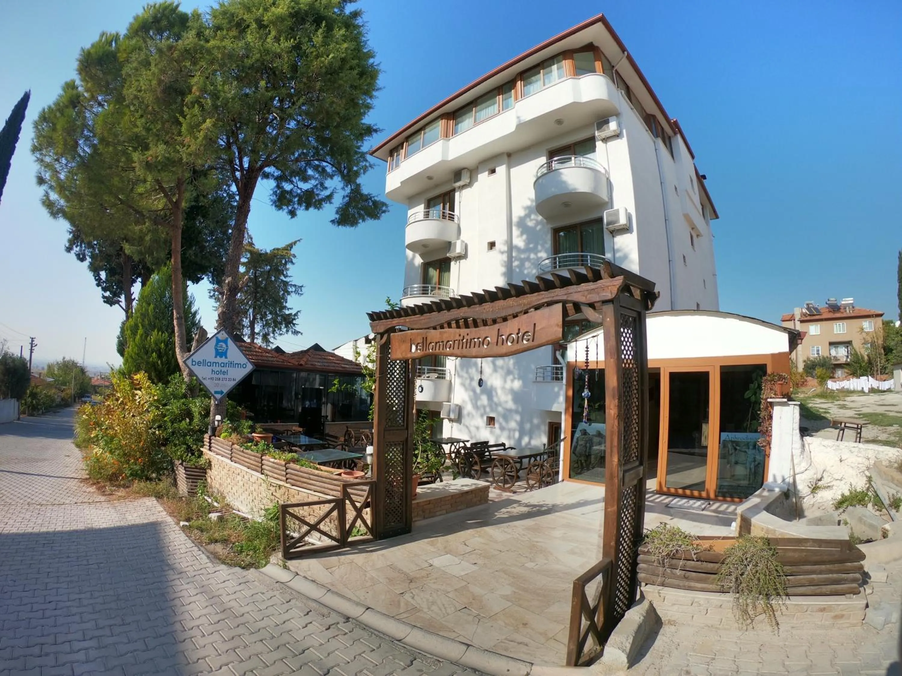 Facade/entrance in Bellamaritimo Hotel