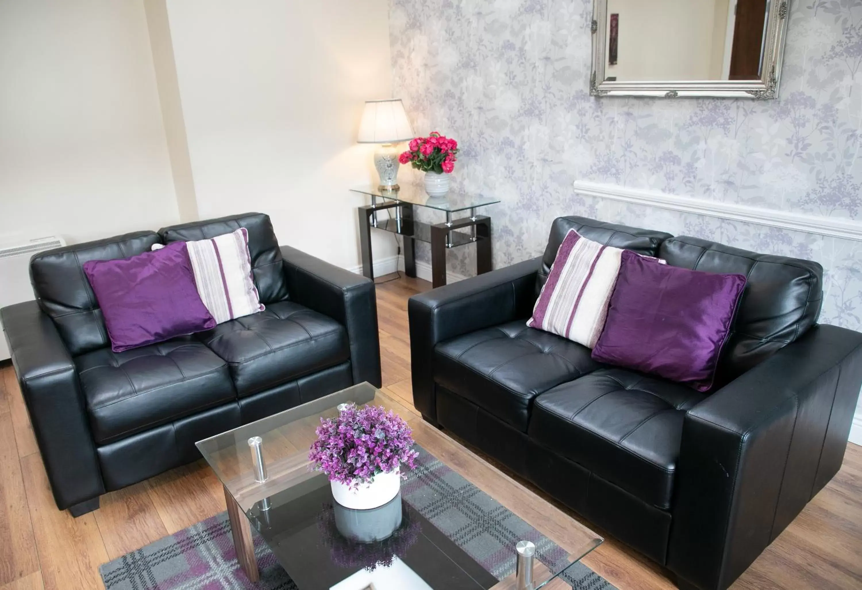 Two-Bedroom Apartment (6 Adults) in Arch House B&B & Apartments Two-Bedroom Apartment (6 Adults) in Arch House B&B & Apartments