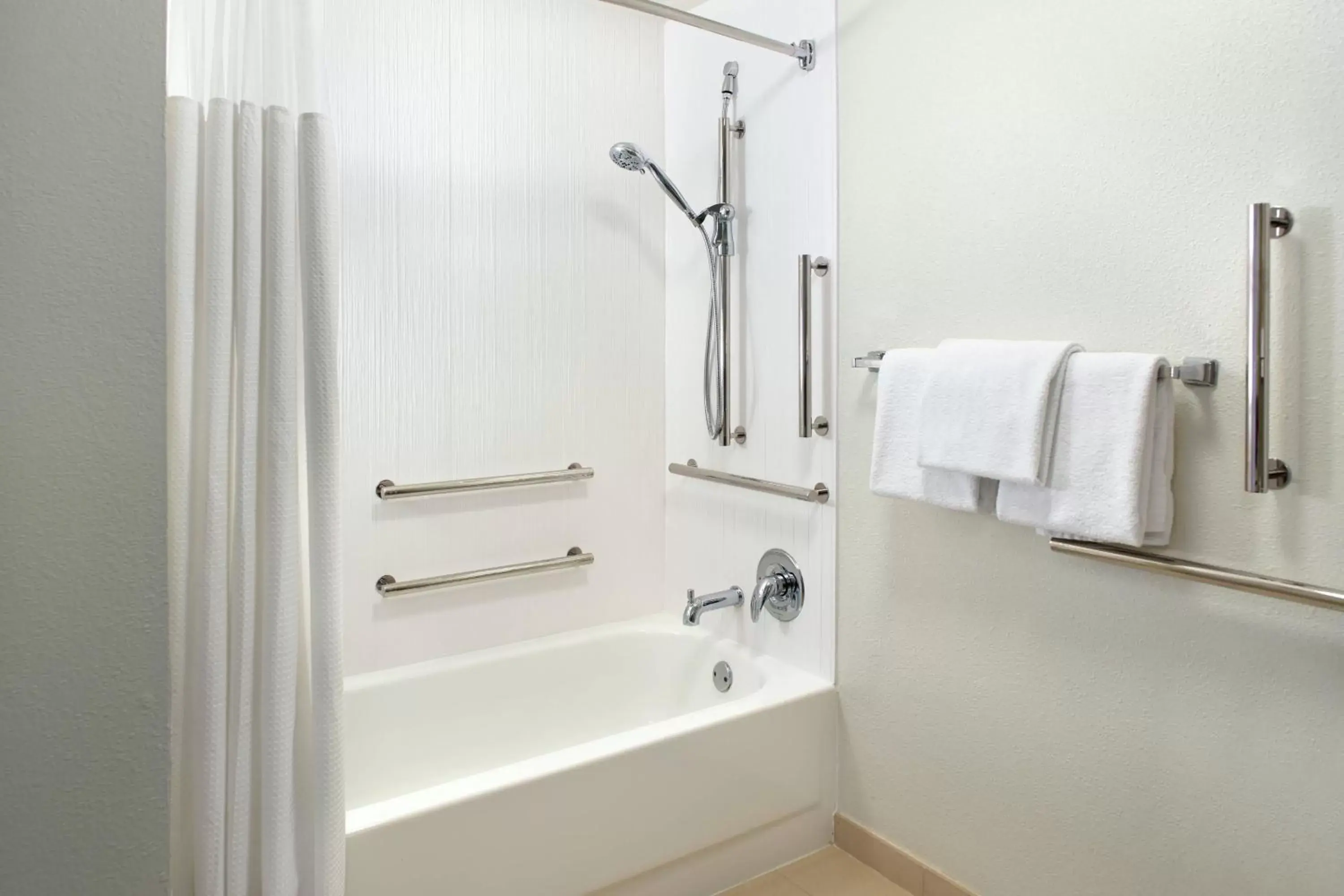 Bathroom in Courtyard by Marriott Greensboro