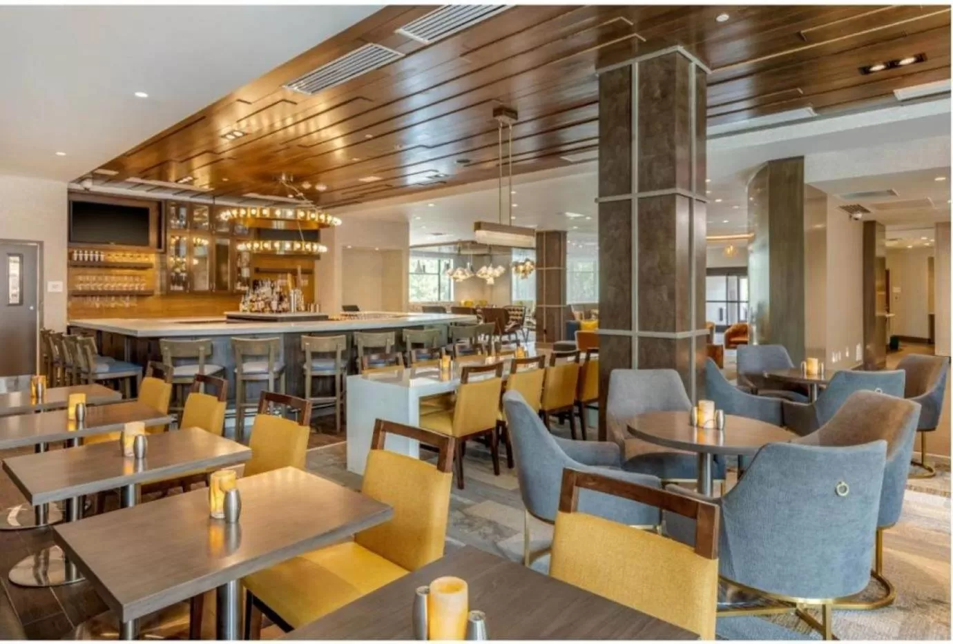 Restaurant/places to eat in Cambria Hotel Orlando near Universal Theme Parks