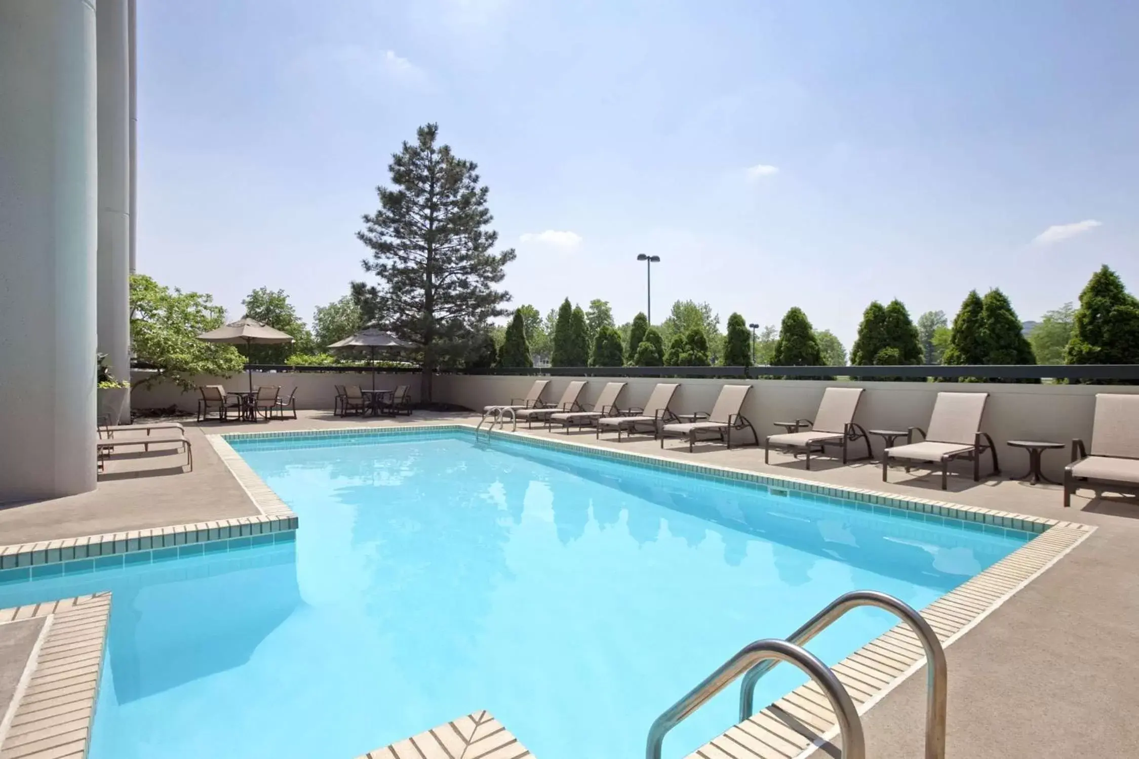 Pool view, Swimming Pool in Embassy Suites by Hilton Columbus