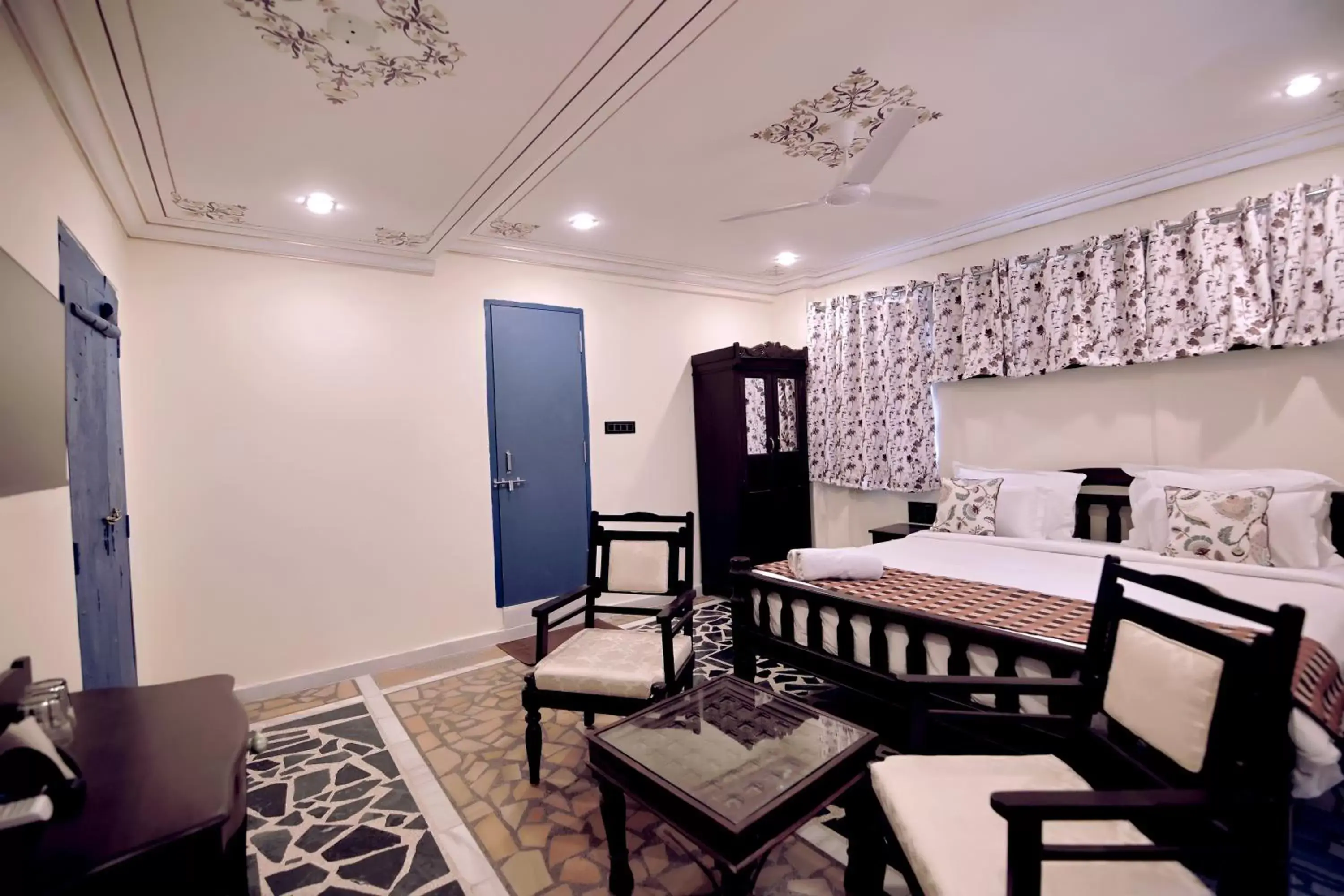 Bedroom, Bed in The Lake View Hotel- On Lake Pichola Bedroom, Bed in The Lake View Hotel- On Lake Pichola