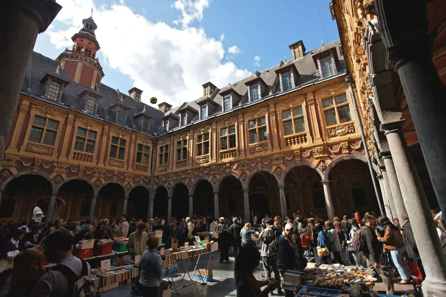 Neighbourhood in ibis Styles Lille Centre Grand Place