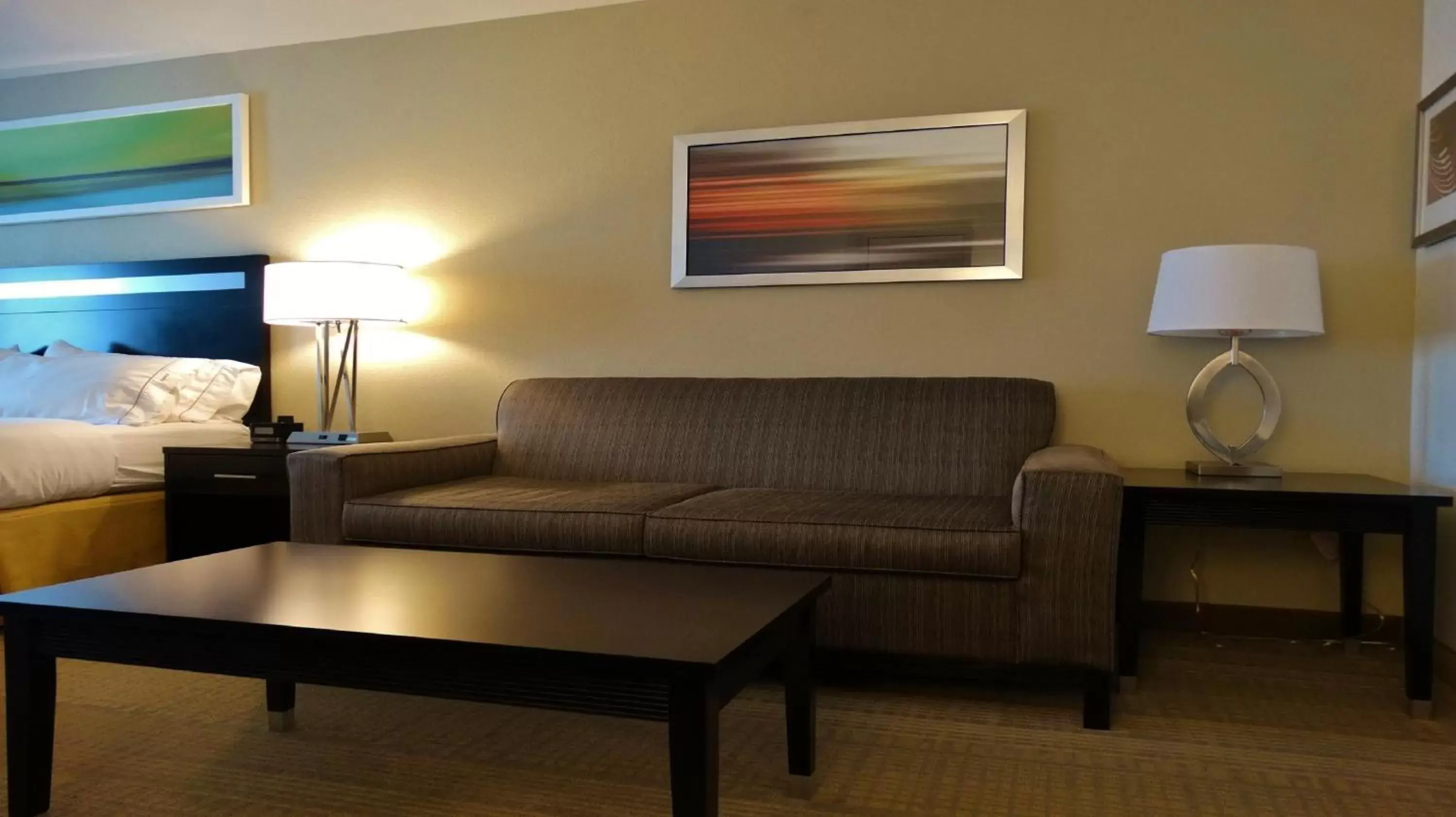 Photo of the whole room, Seating Area in Holiday Inn Express and Suites Montgomery, an IHG Hotel