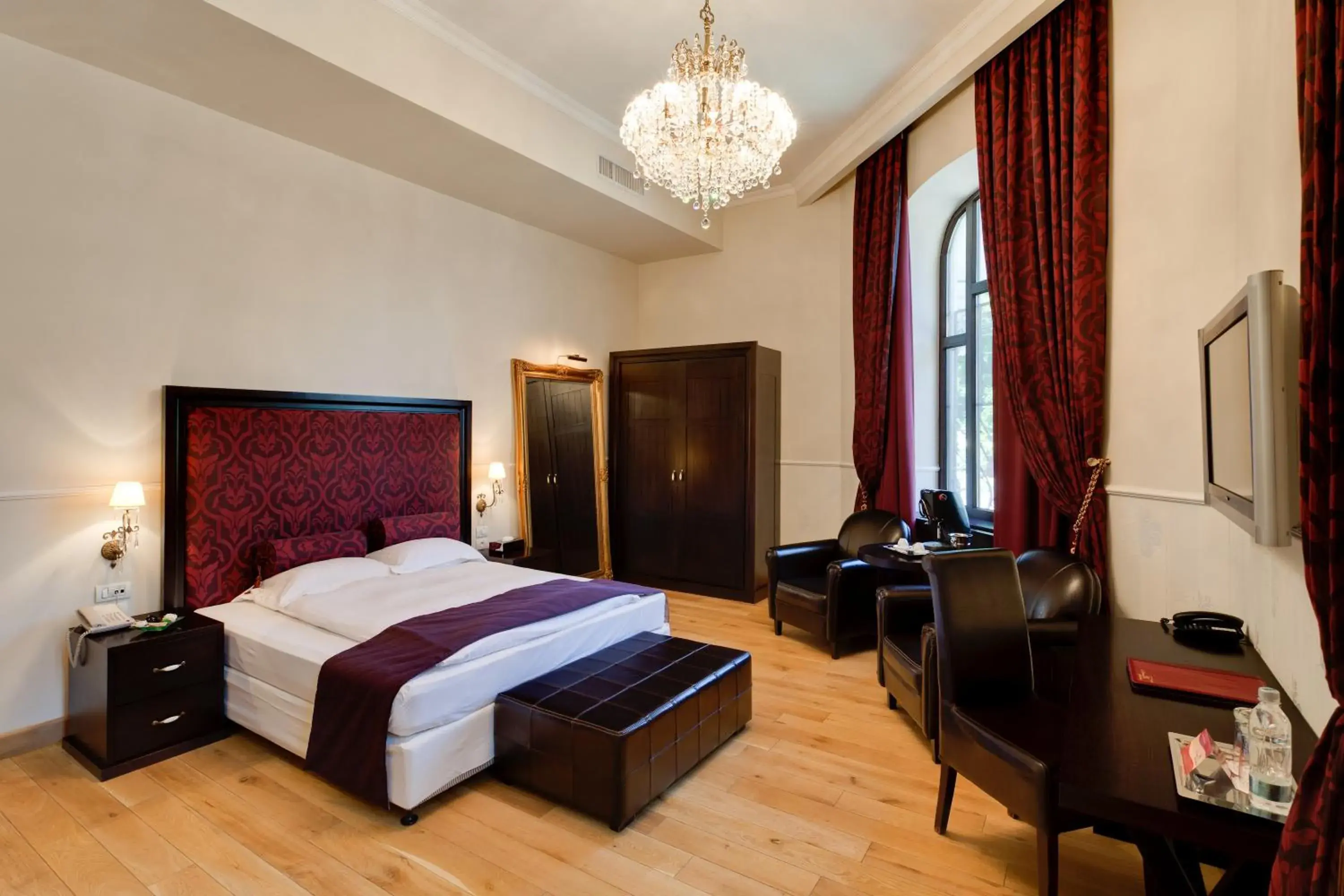 Bed in MOXA Bucharest Boutique Hotel