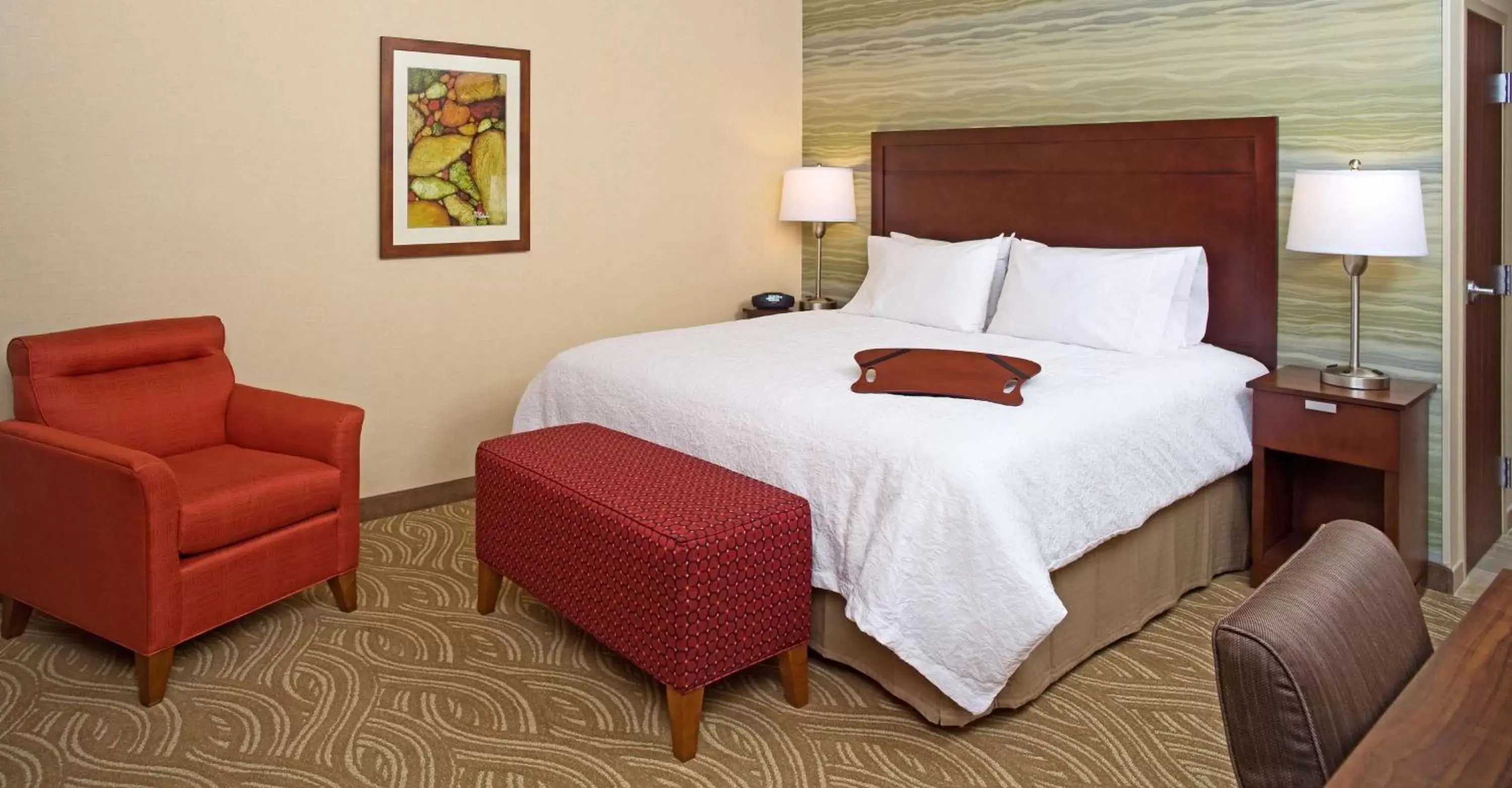 Bed in Hampton Inn & Suites Pittsburgh Waterfront West Homestead