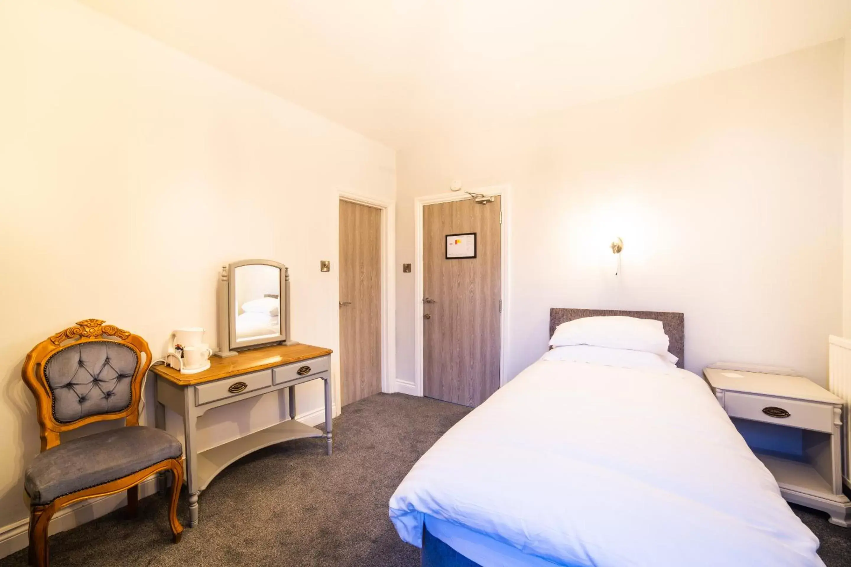 Bed in Churchill's Hotel