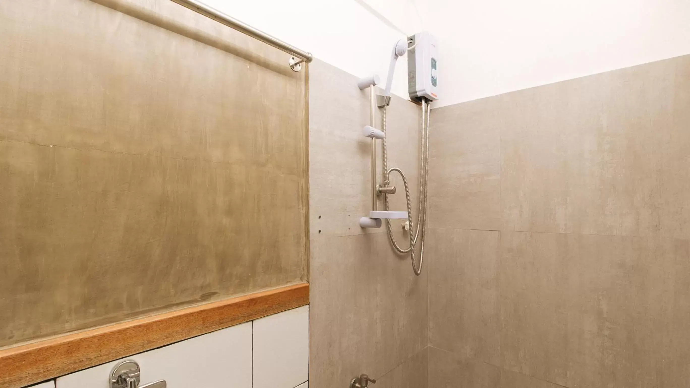 Shower, Bathroom in RedDoorz near Fishermall Quezon City