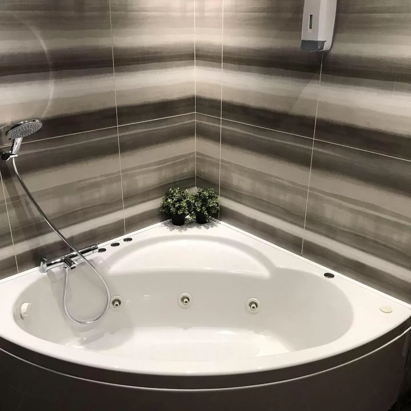 Hot Tub, Bathroom in Marini Bed&Breakfast